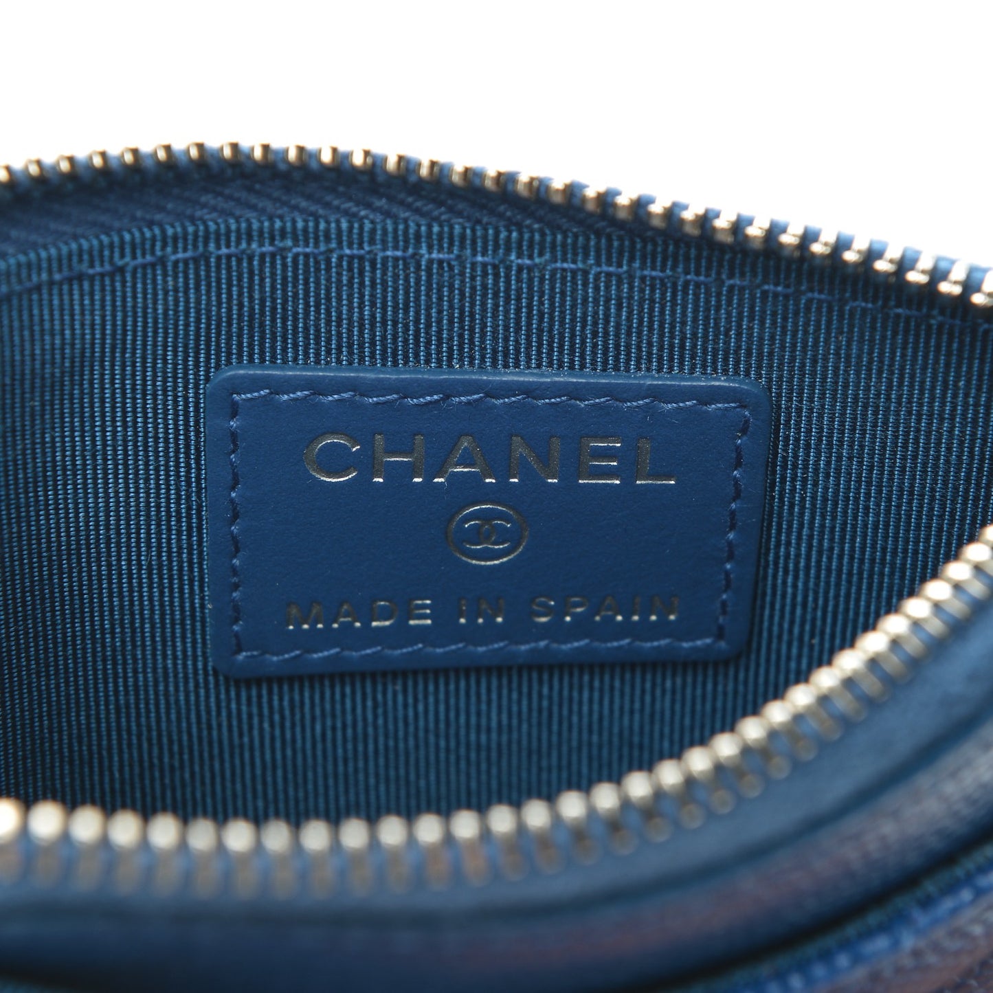 Caviar Chevron Quilted Card Holder Blue