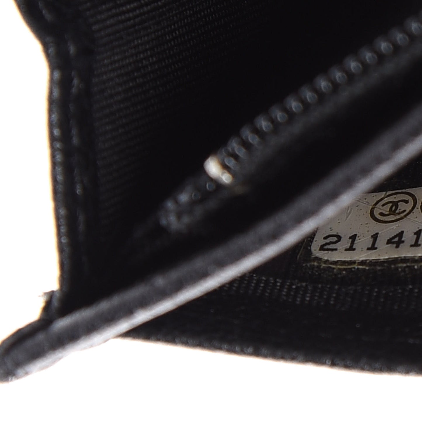Shiny Goatskin Chevron Quilted Yen Wallet Black