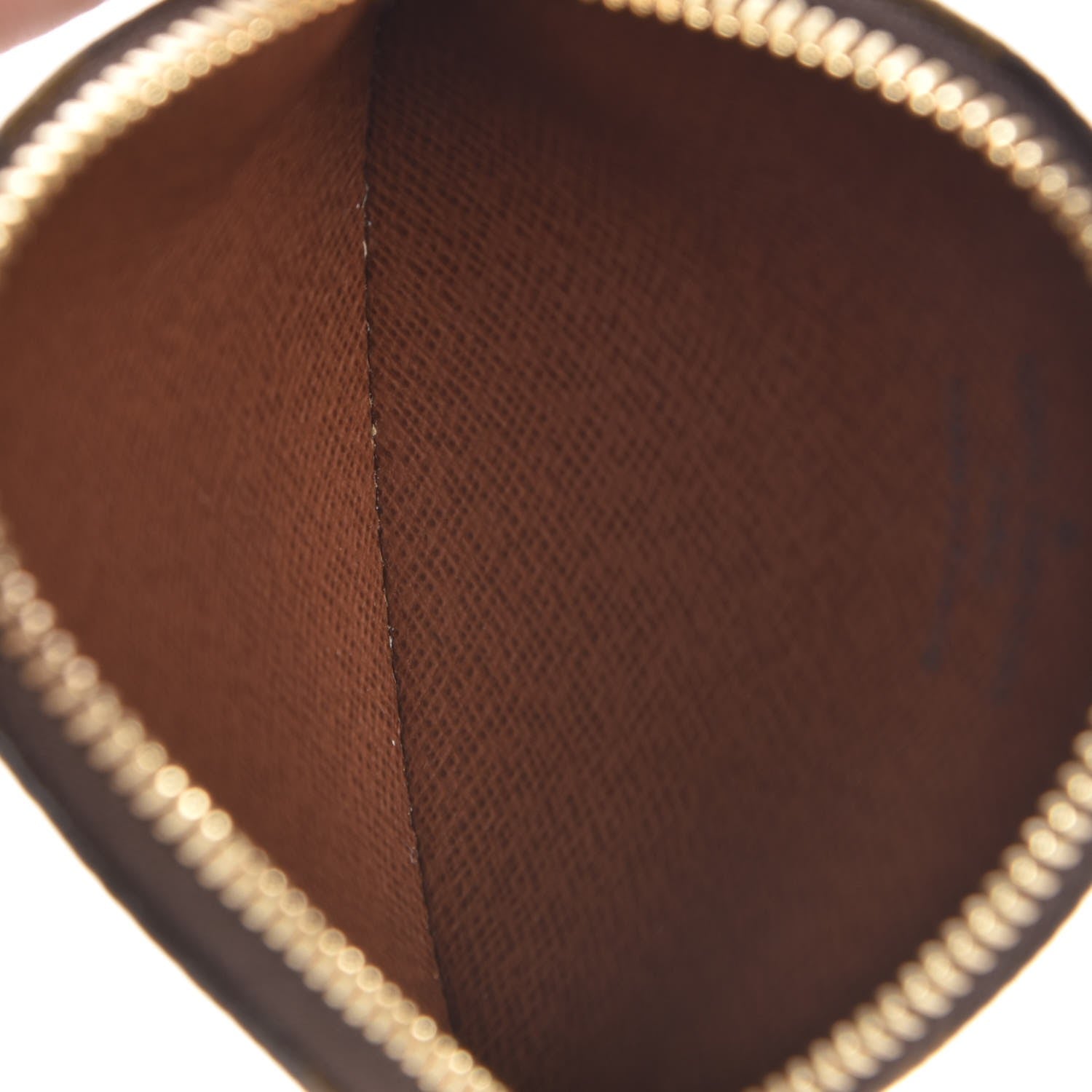 Louis Vuitton Monogram Round Coin Purse 5 of 7