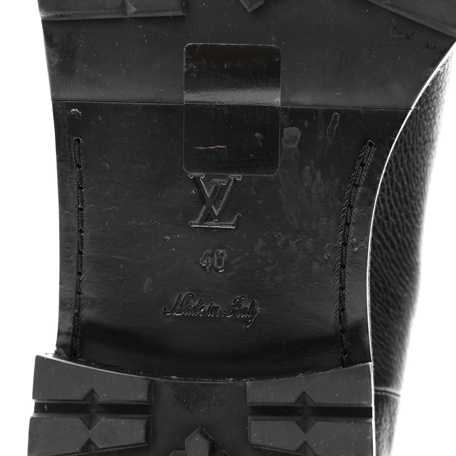 Louis Vuitton Grained Calfskin Monogram Discovery Flat Ankle Boots 40 7 of 13