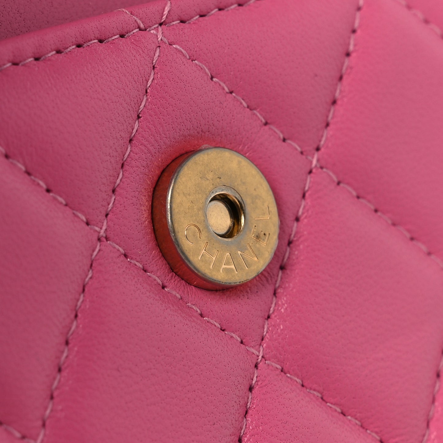 Lambskin Quilted Pearl Crush Clutch With Chain Pink
