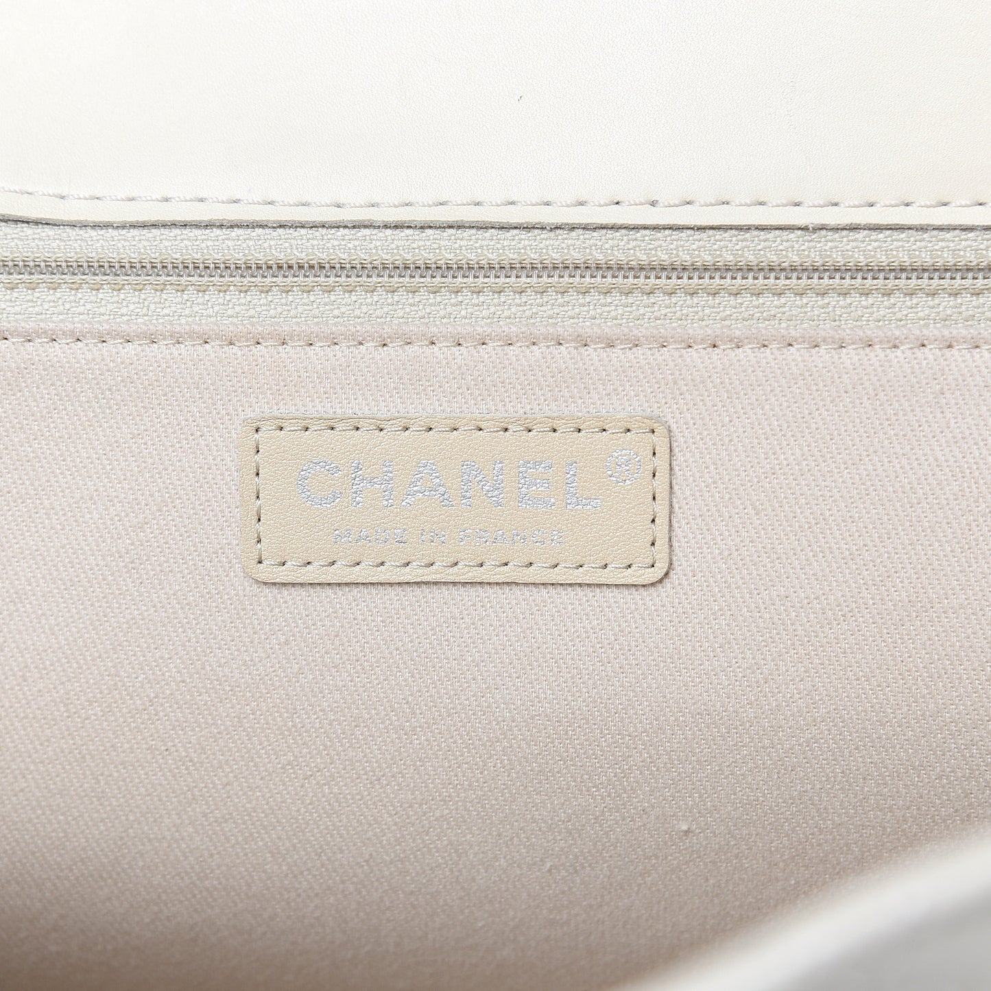 Calfskin Double Stitch Large Hamptons Flap Bag White