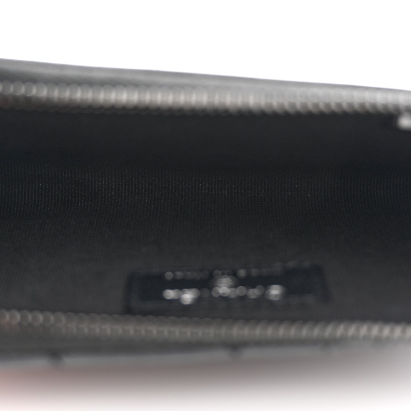 Pearly Lambskin Quilted Zip Card Holder So Black