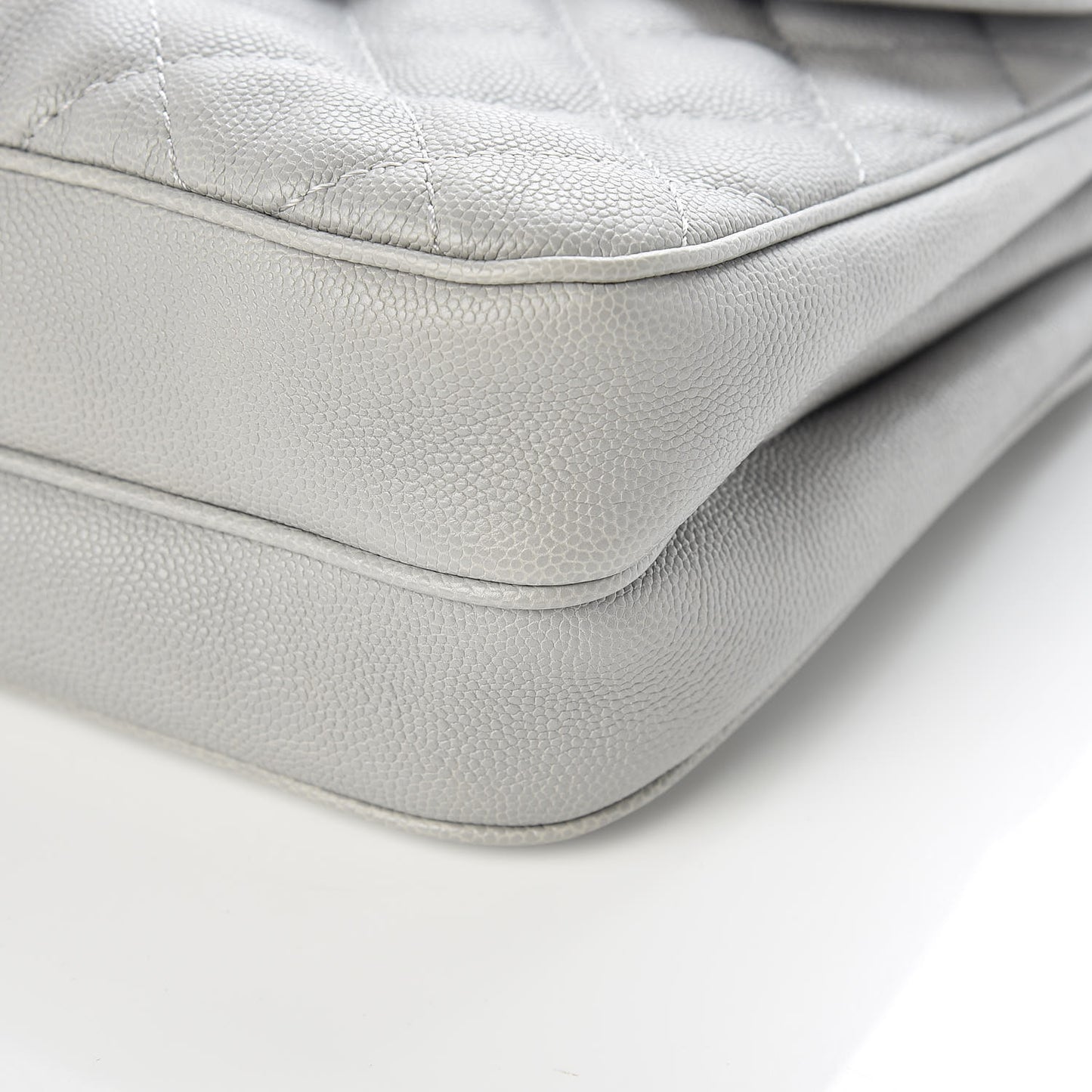 Caviar Quilted Medium Urban Companion Flap Grey