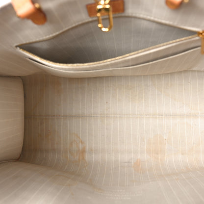 Louis Vuitton Monogram Giant By The Pool OnTheGo GM Brume 5 of 11