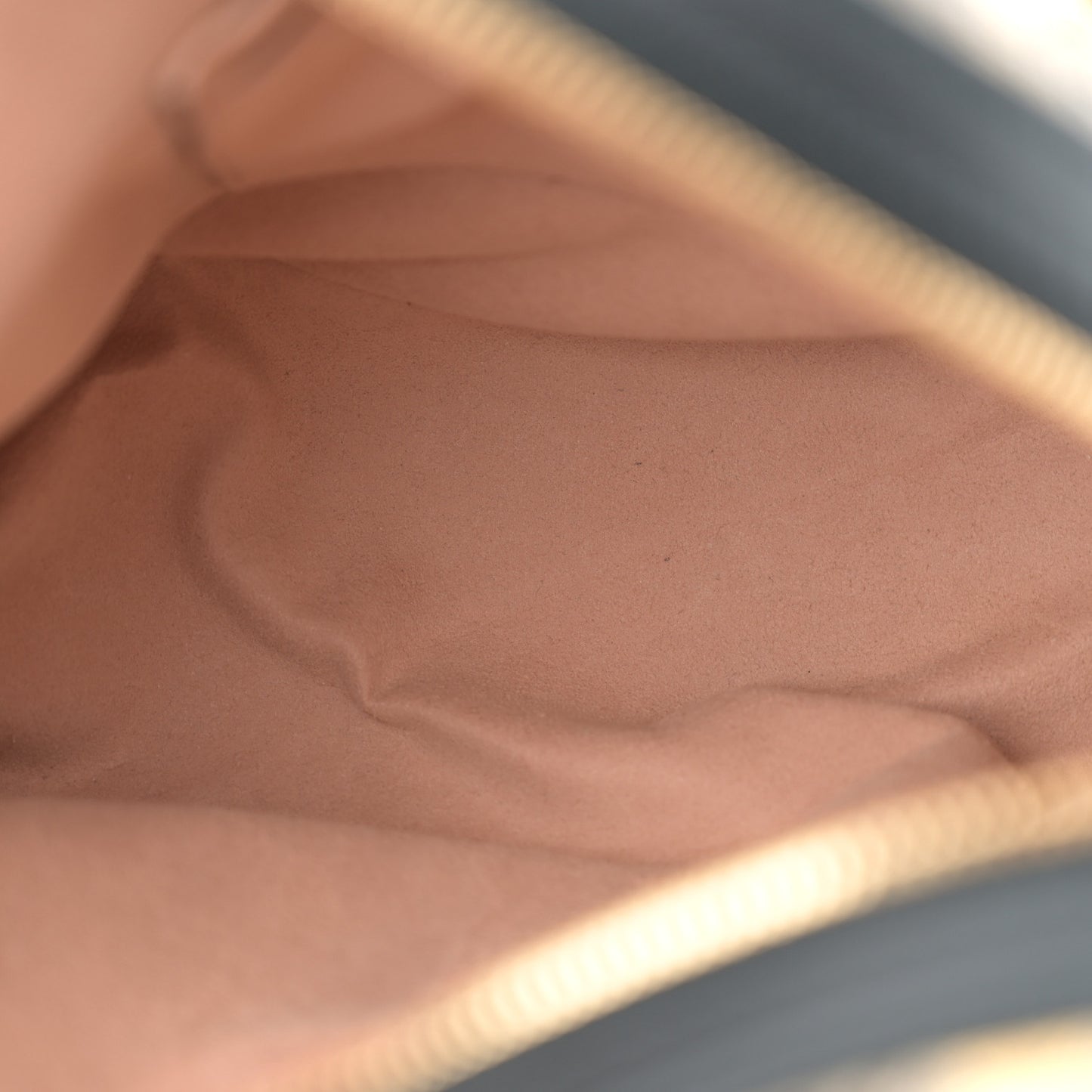 GG Supreme Monogram Bees Print Small Day Backpack Beige Oro Black