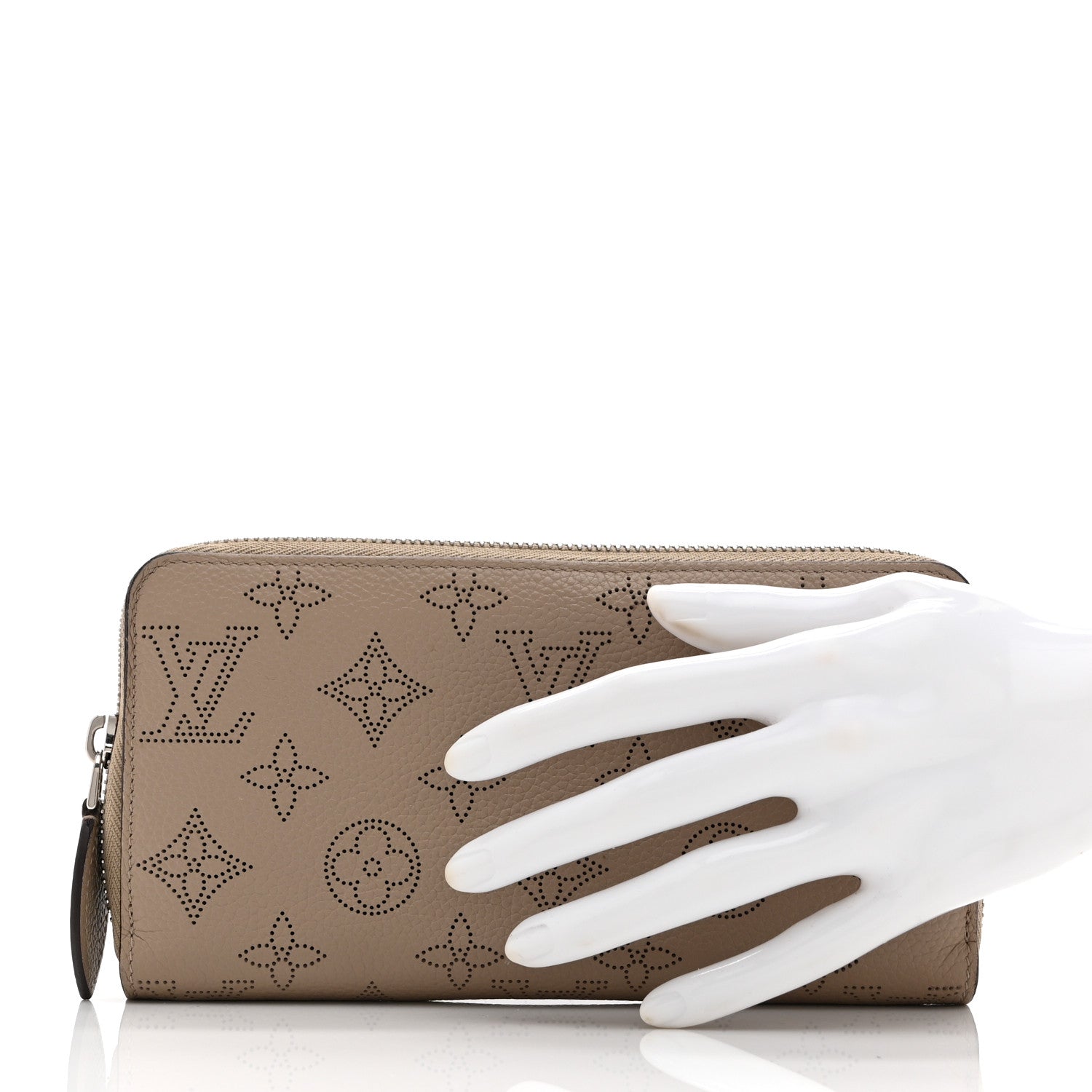 Louis Vuitton Mahina Zippy Wallet Galet 2 of 8