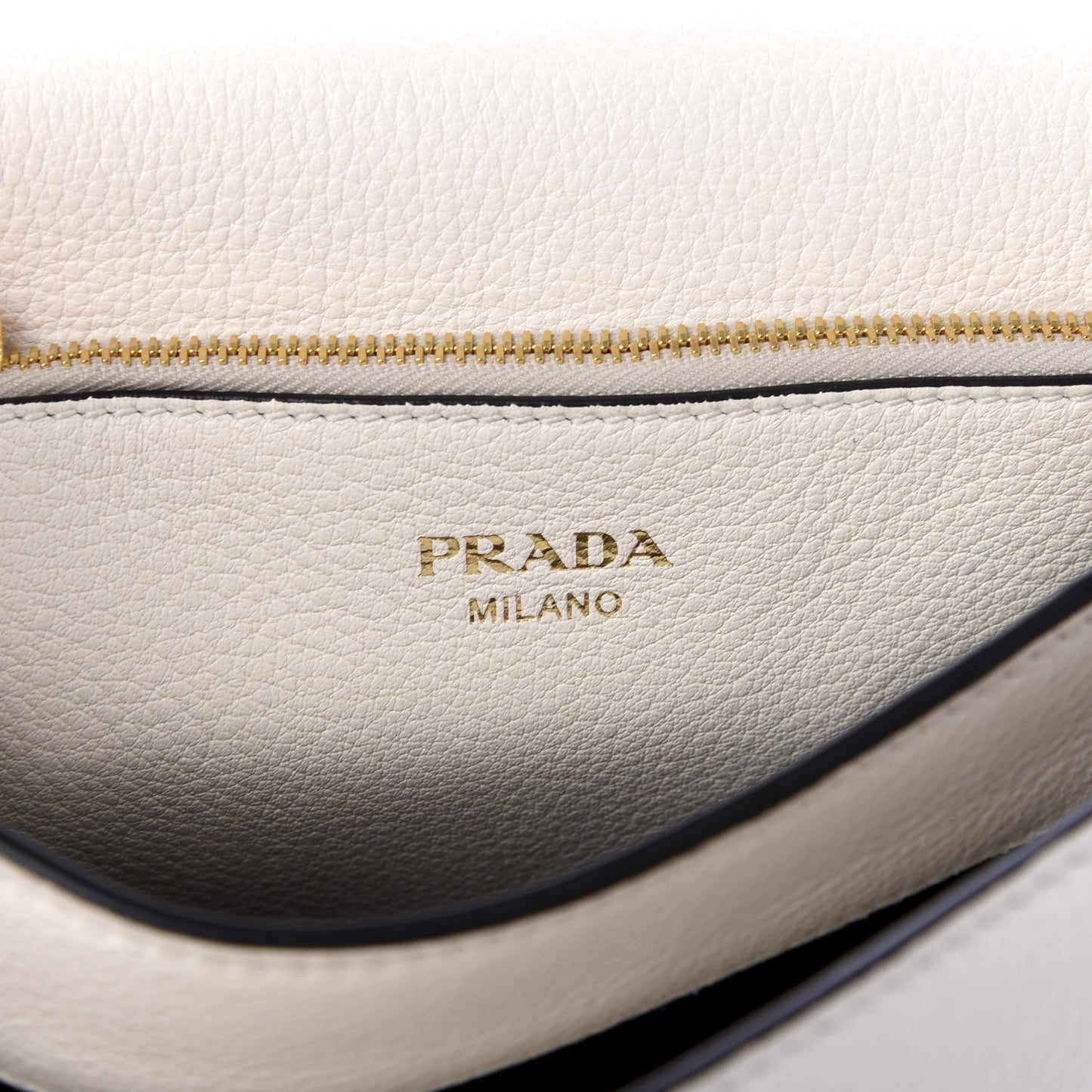 Vitello Daino Flap Crossbody Bianco