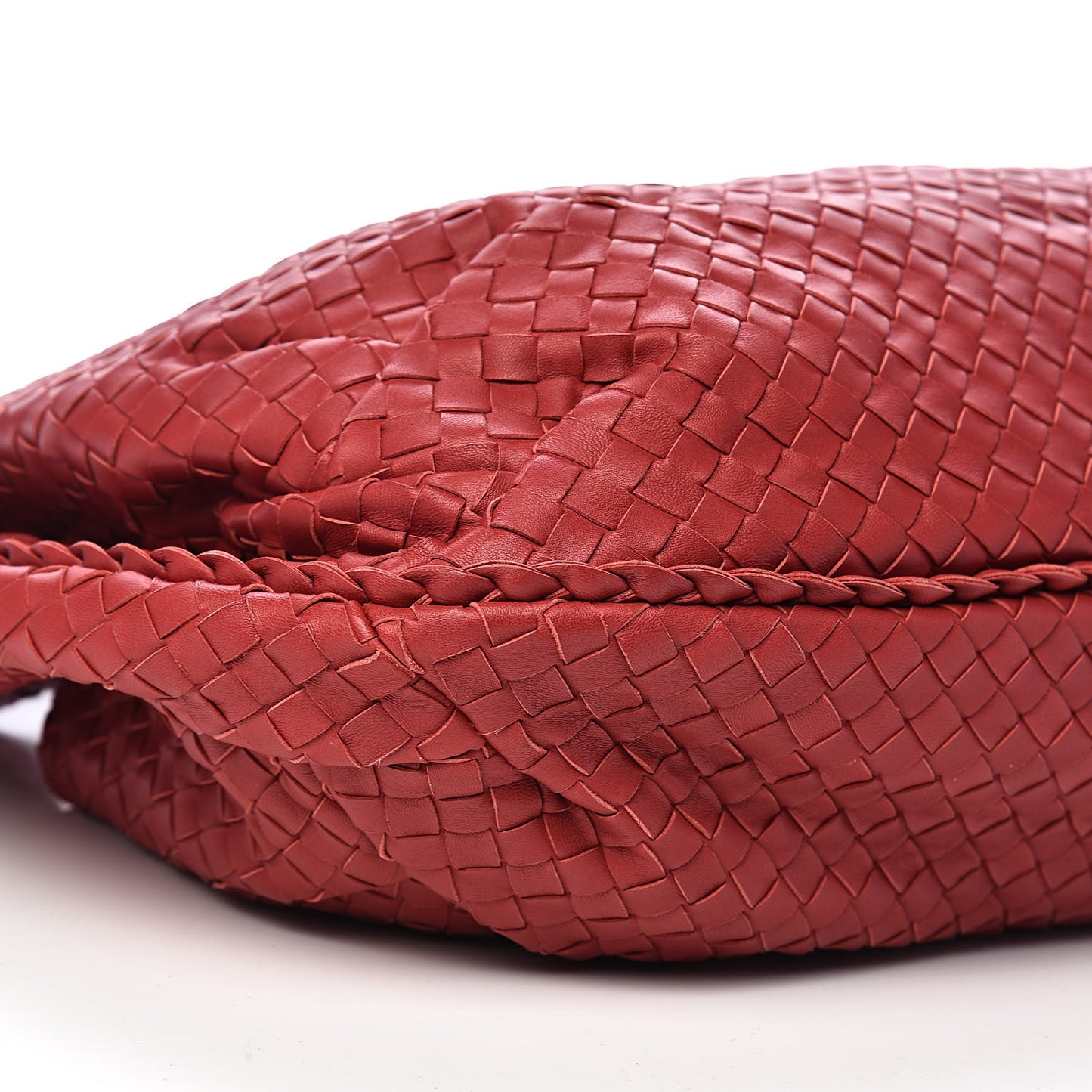 Nappa Intrecciato Large Belly Veneta Hobo Fraise