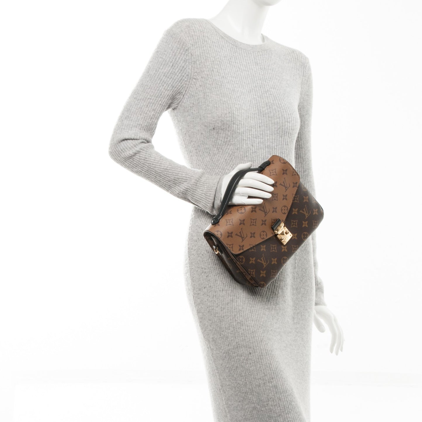 Reverse Monogram Pochette Metis