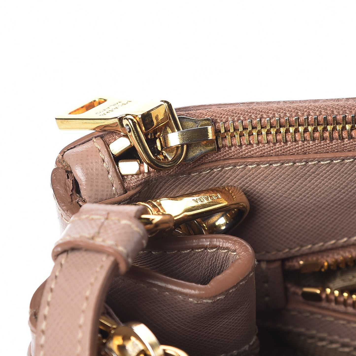 Saffiano Medium Galleria Double Zip Tote Cammeo