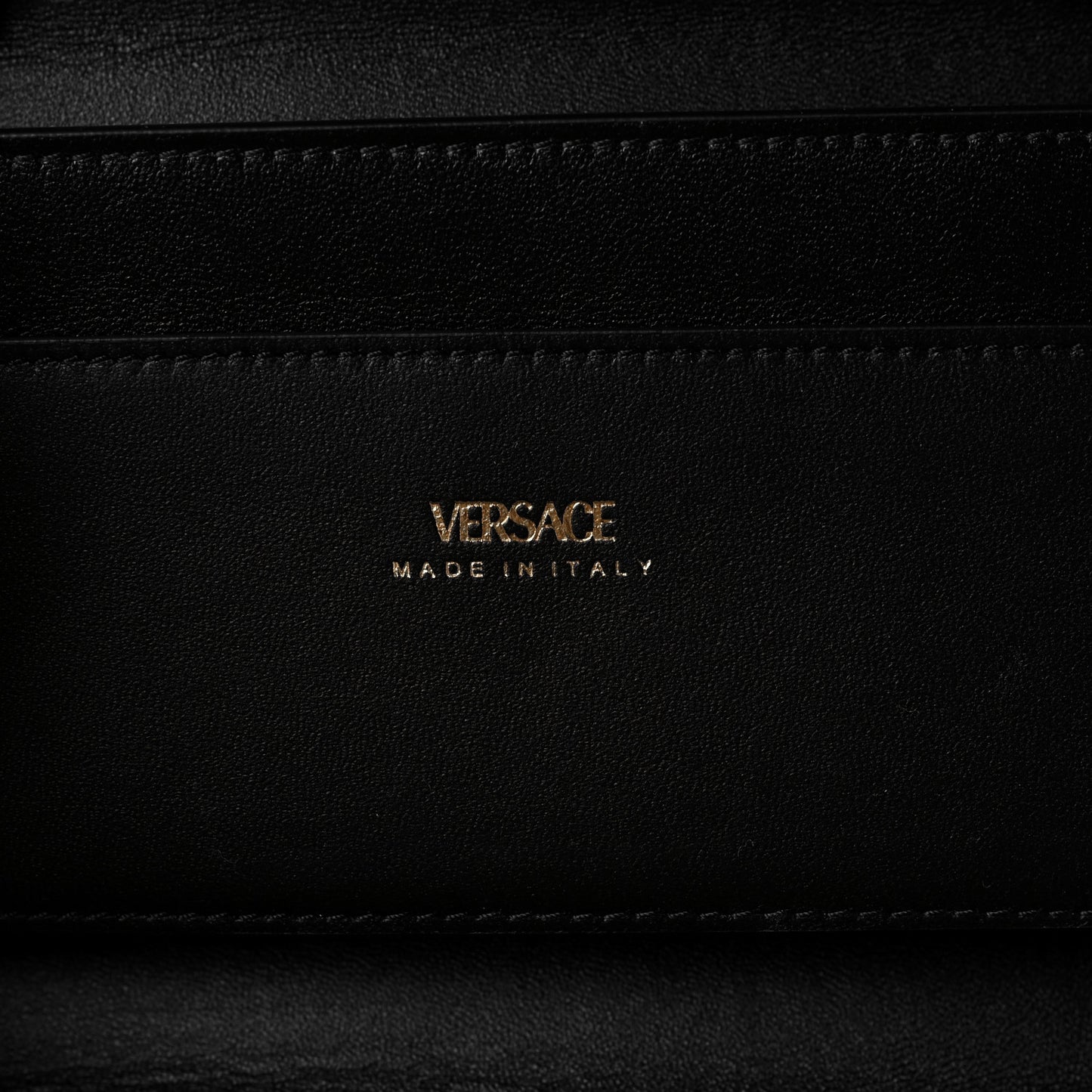 Grained Calfskin La Medusa Wallet On Chain Black
