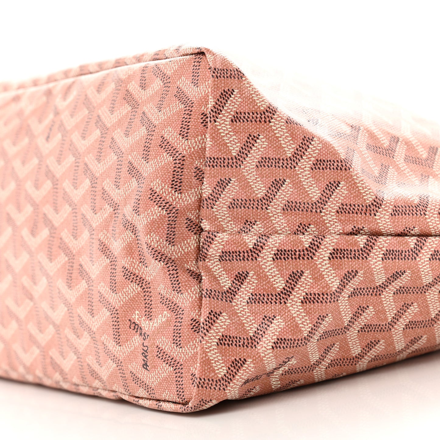 Iridescent Goyardine Saint Louis PM Pearly Coral