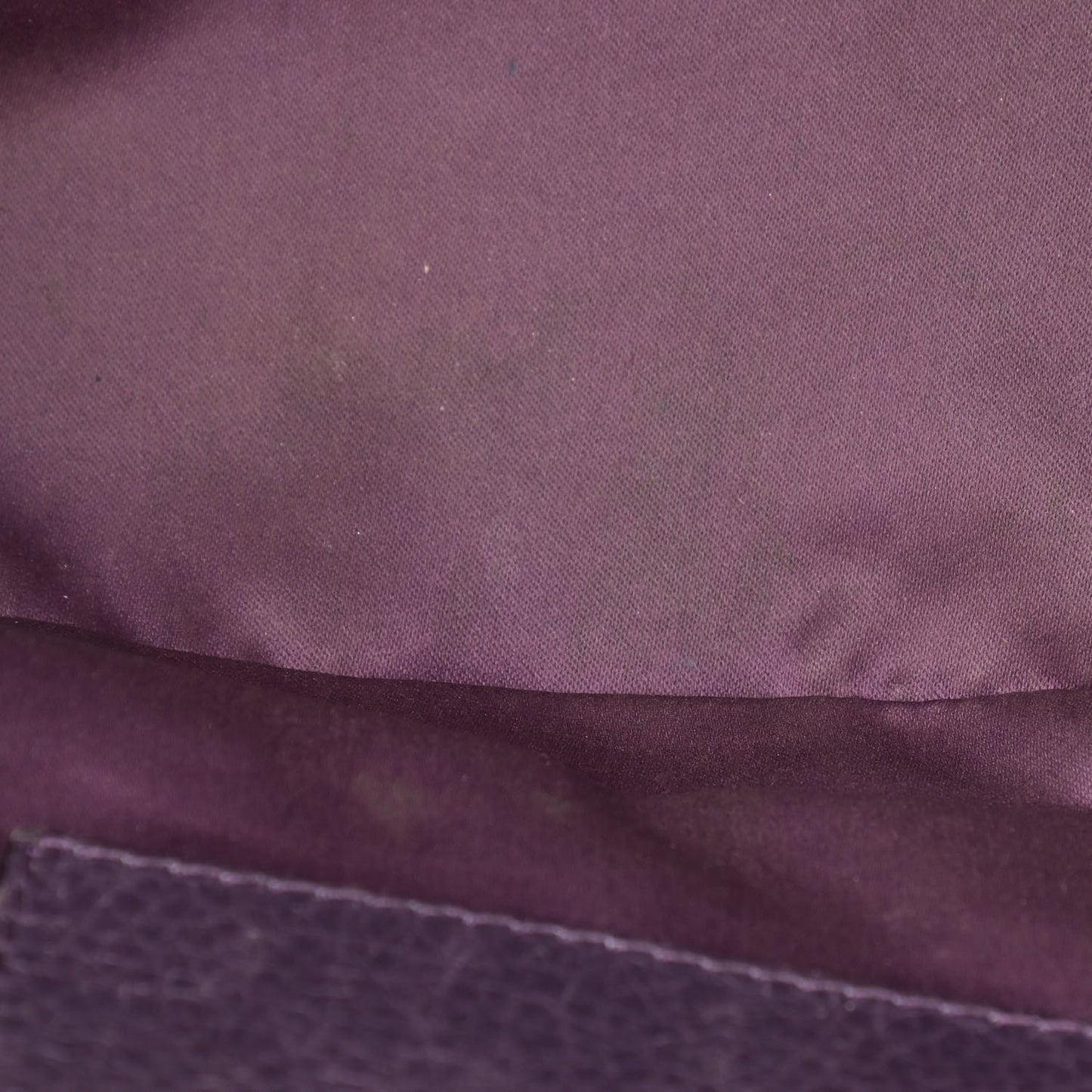 Glazed Calfskin Stitched On The Road Flap Purple