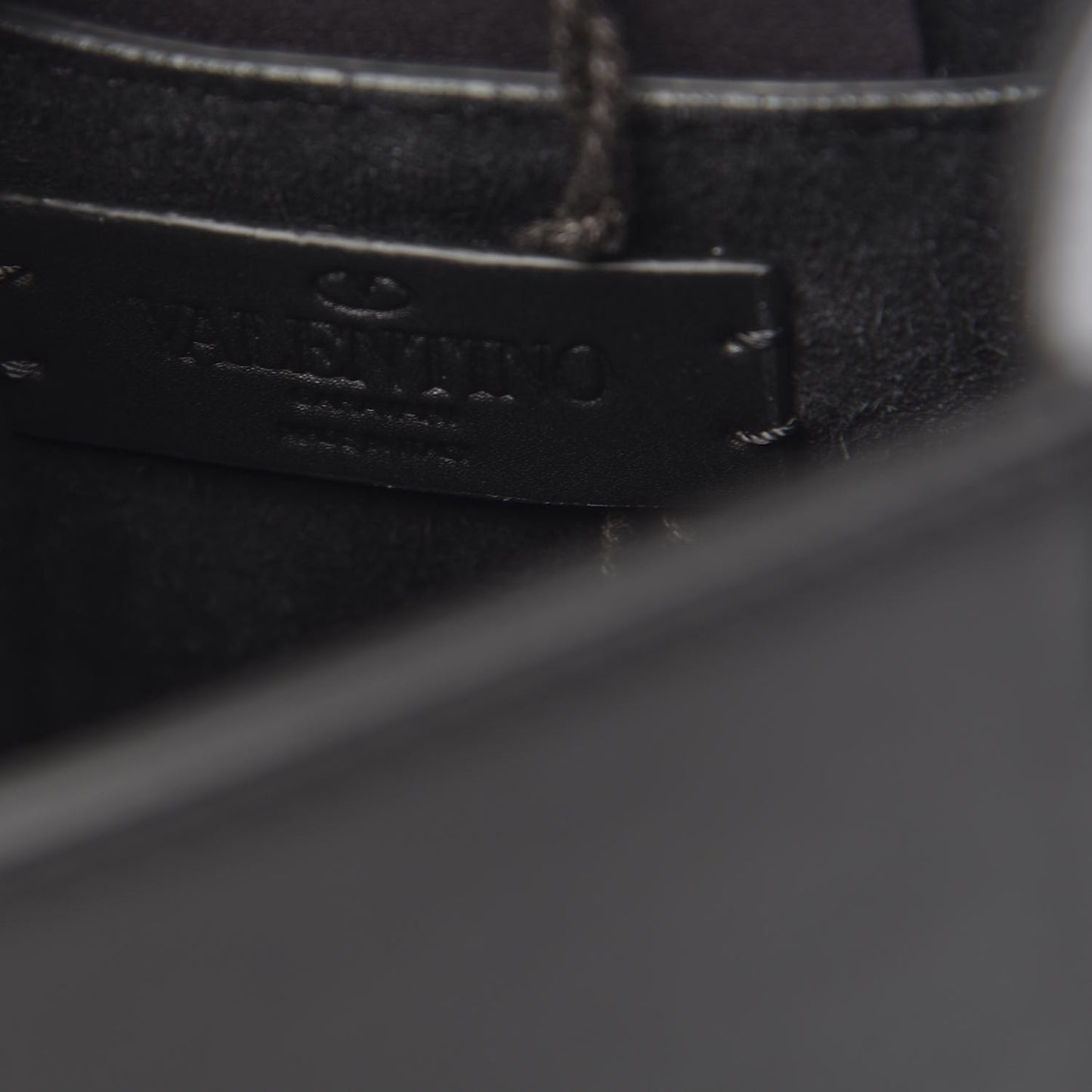 Smooth Calfskin Mens VLogo Messenger Black