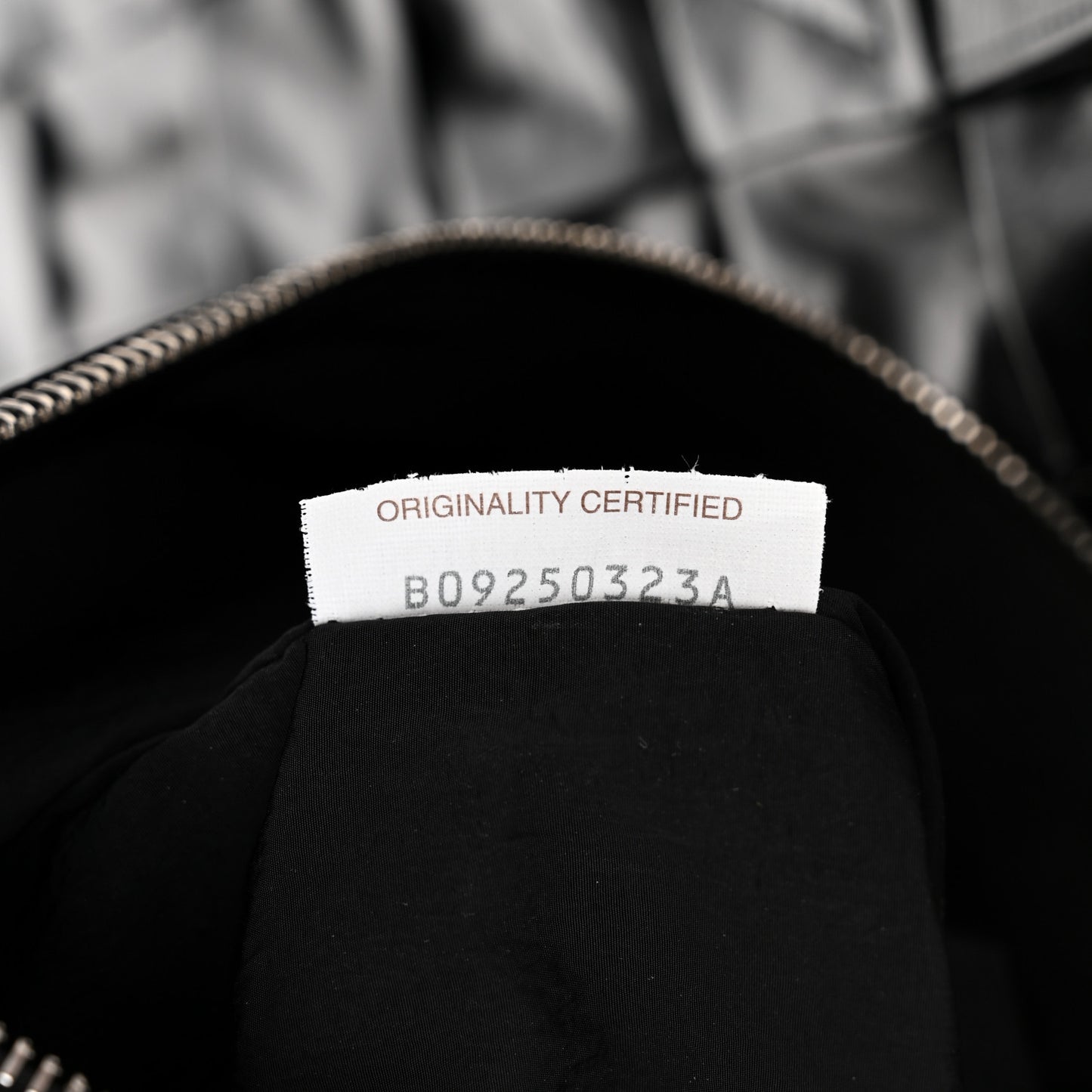 Paper Calfskin Maxi Intrecciato The Cassette Case Black