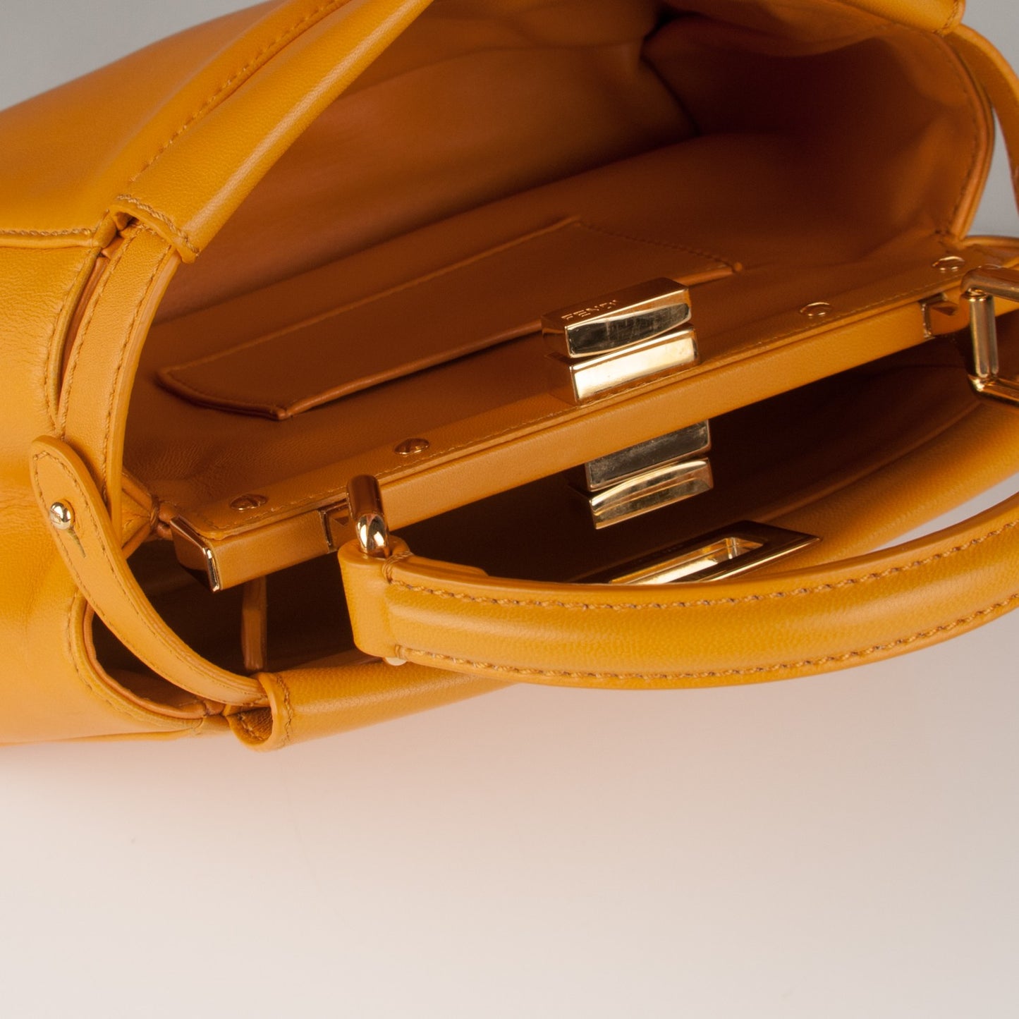 Nappa Mini Peekaboo Iconic Satchel Giallo Syrup