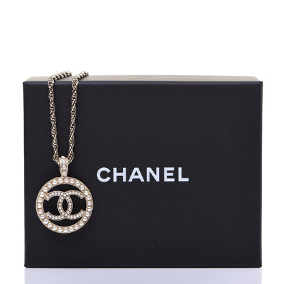Chanel Pearl CC Round Pendant Necklace Gold 8 of 8