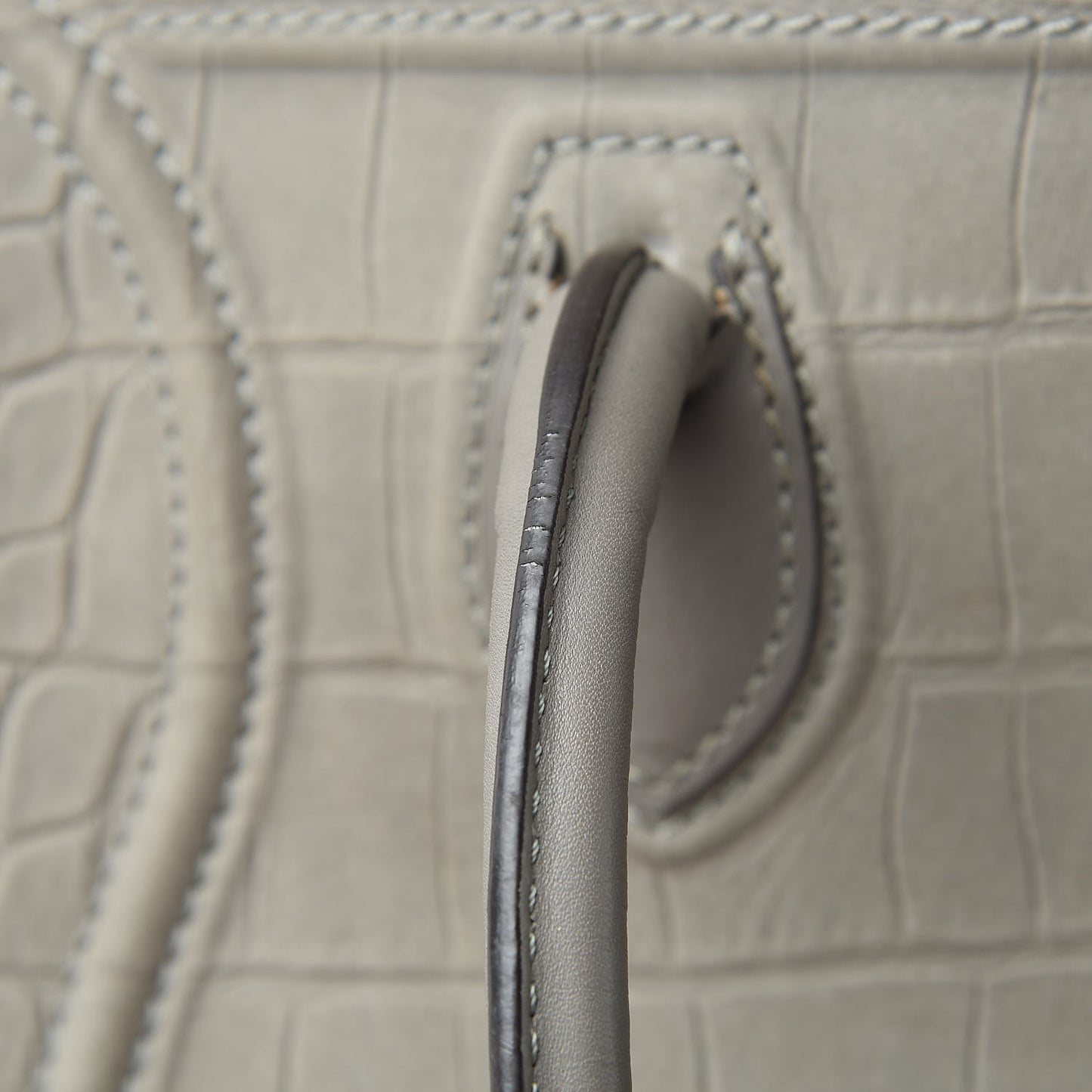Crocodile Embossed Nubuck Medium Phantom Luggage Grey