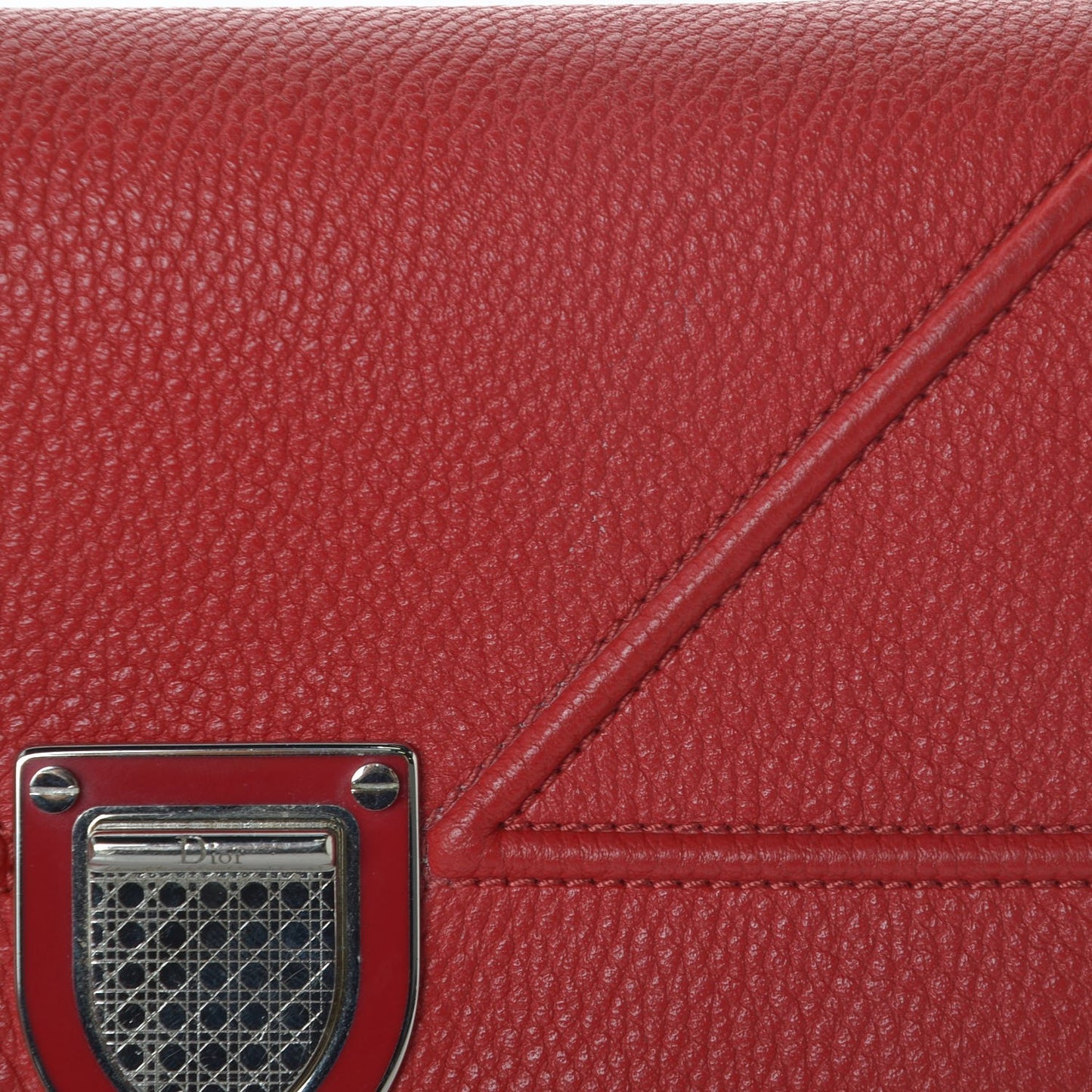 Grained Calfskin Diorama Croisiere Chain Wallet Rouge Vif