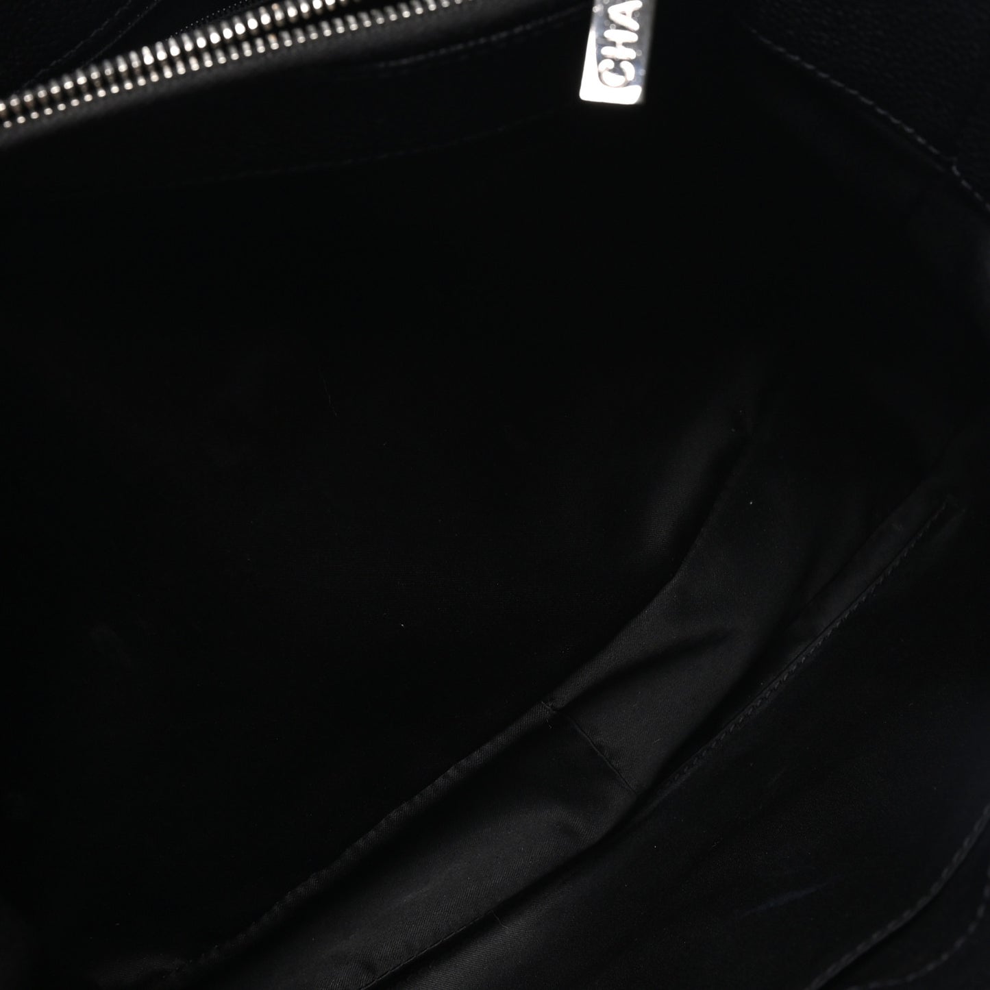 Caviar Quilted Grand Shopping Tote GST Black