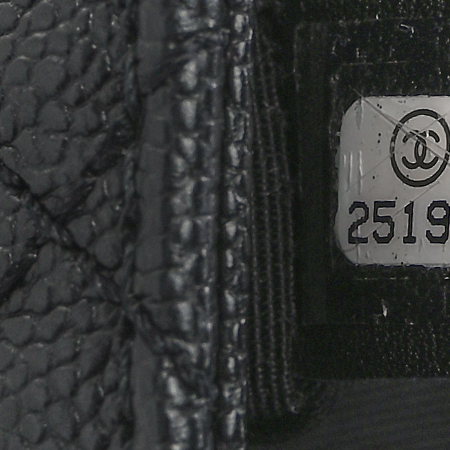 Caviar Quilted Medium Urban Companion Flap Black