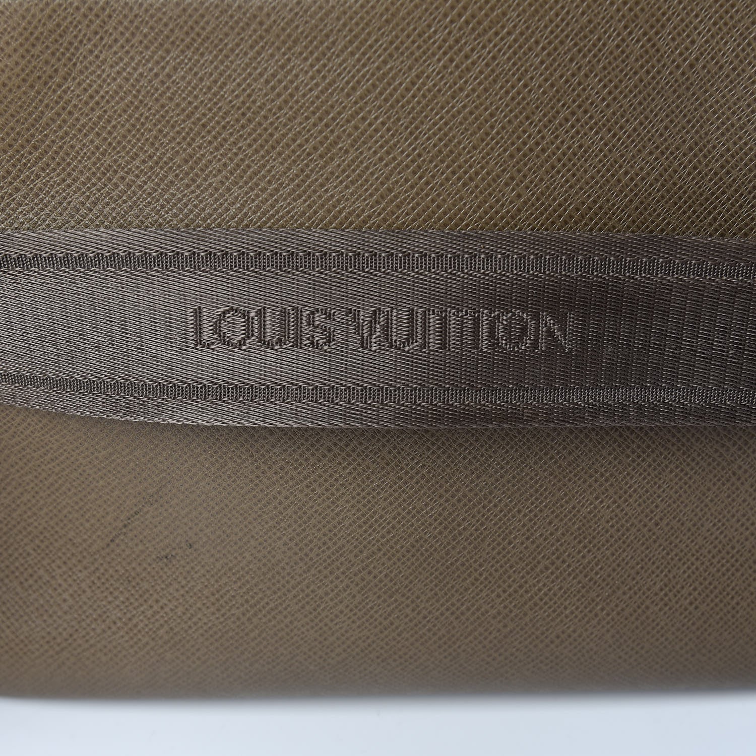Louis Vuitton Taiga Roman PM Messenger Oural 17 of 27