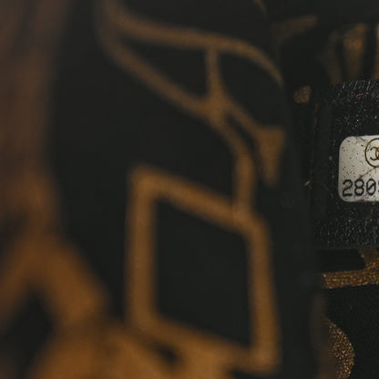 Chanel Metallic Lambskin CC Kheops Pyramid Bag Gold Black 7 of 10