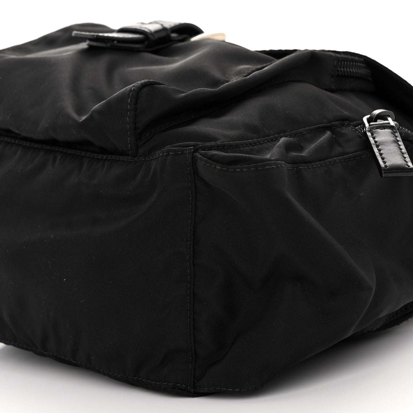 Nylon Vela Messenger Black