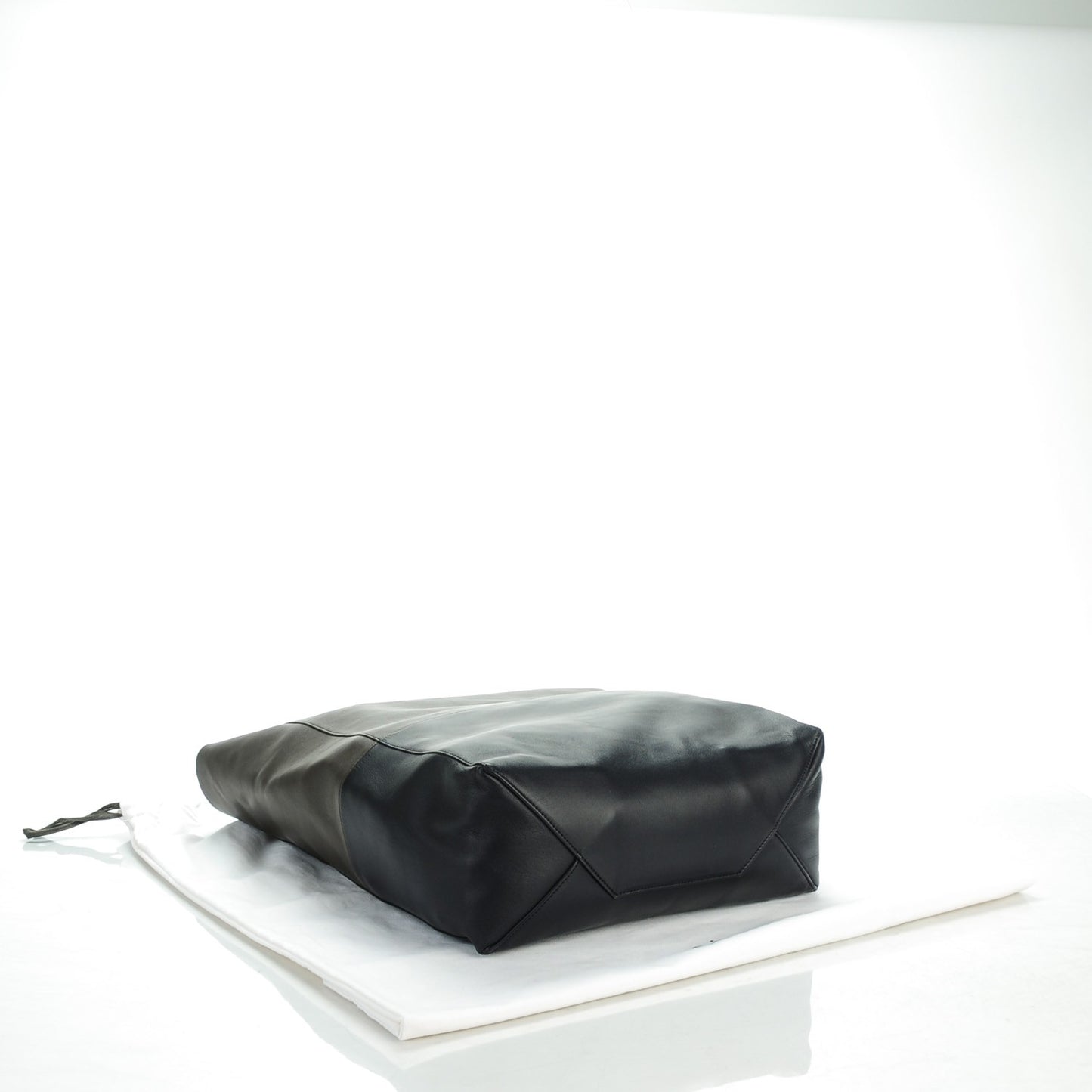 Smooth Lambskin Vertical Bi-Cabas Anthracite