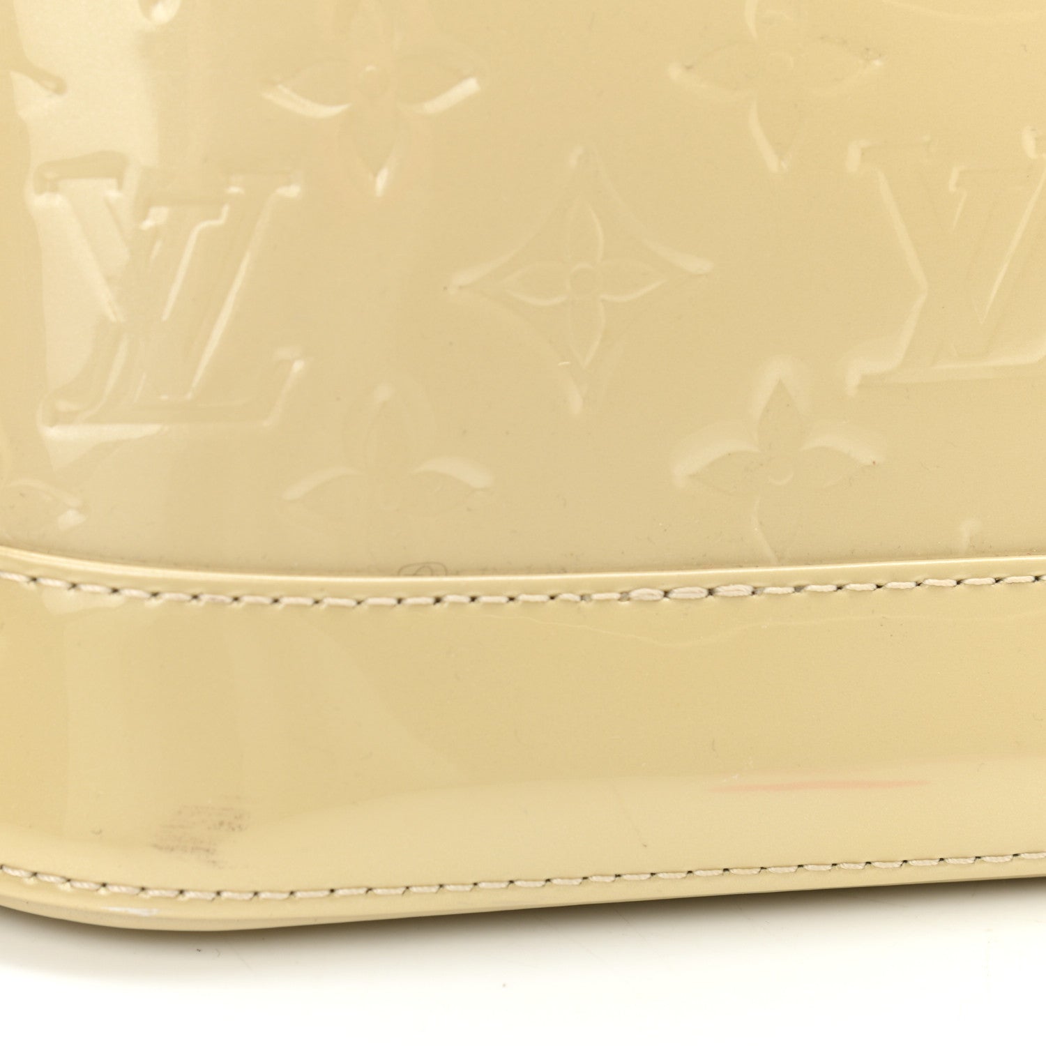 Louis Vuitton Vernis Alma GM Blanc Corail 11 of 13