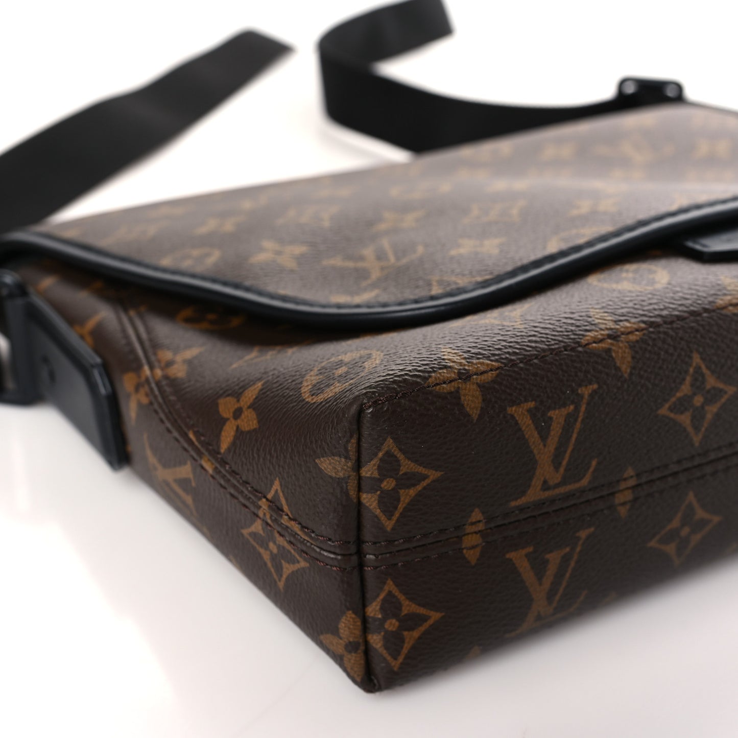 Monogram Macassar Magnetic Messenger