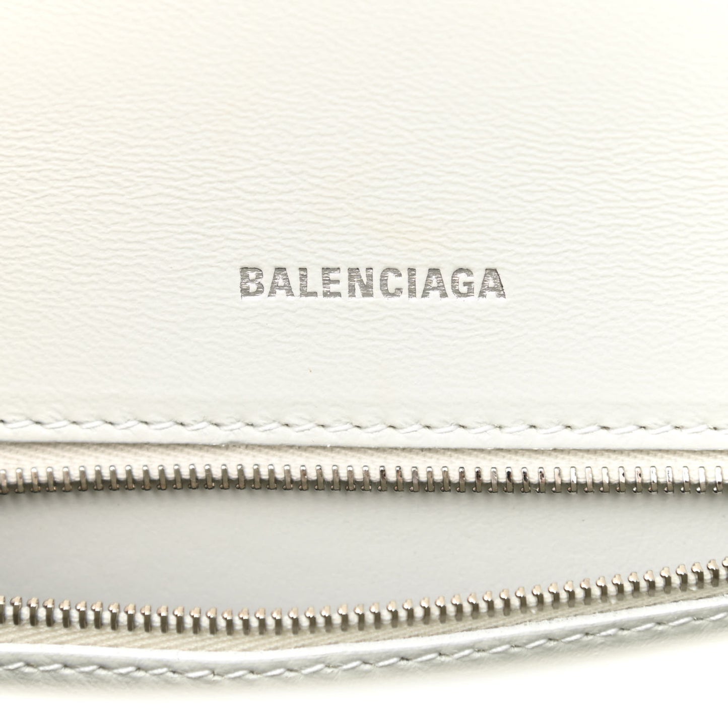 Shiny Box Calfskin Tonal B Small Hourglass Top Handle Bag White
