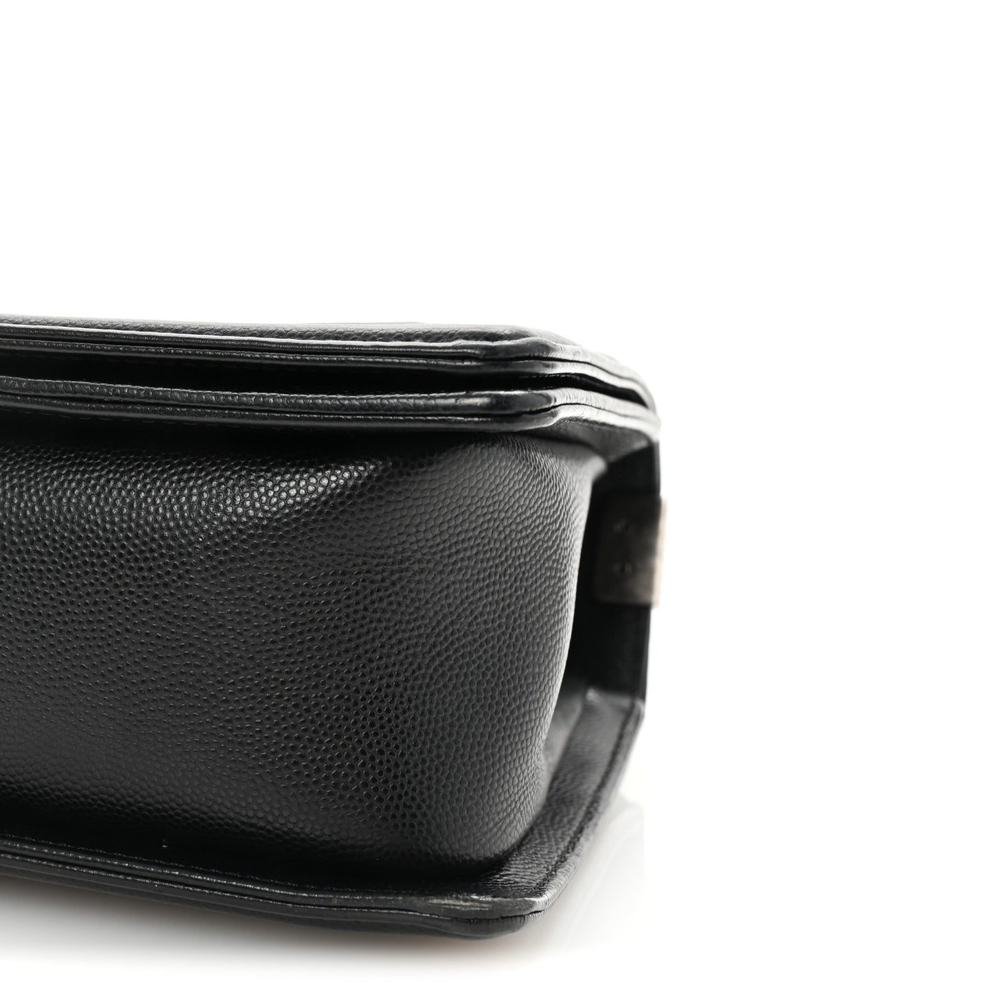 Caviar Quilted Medium Boy Flap Black
