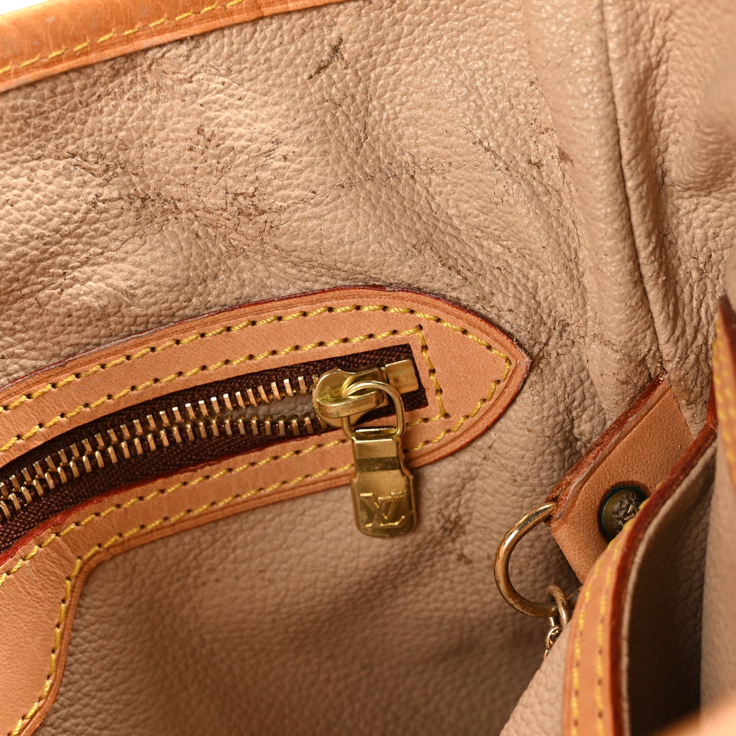 Monogram Petit Bucket 23