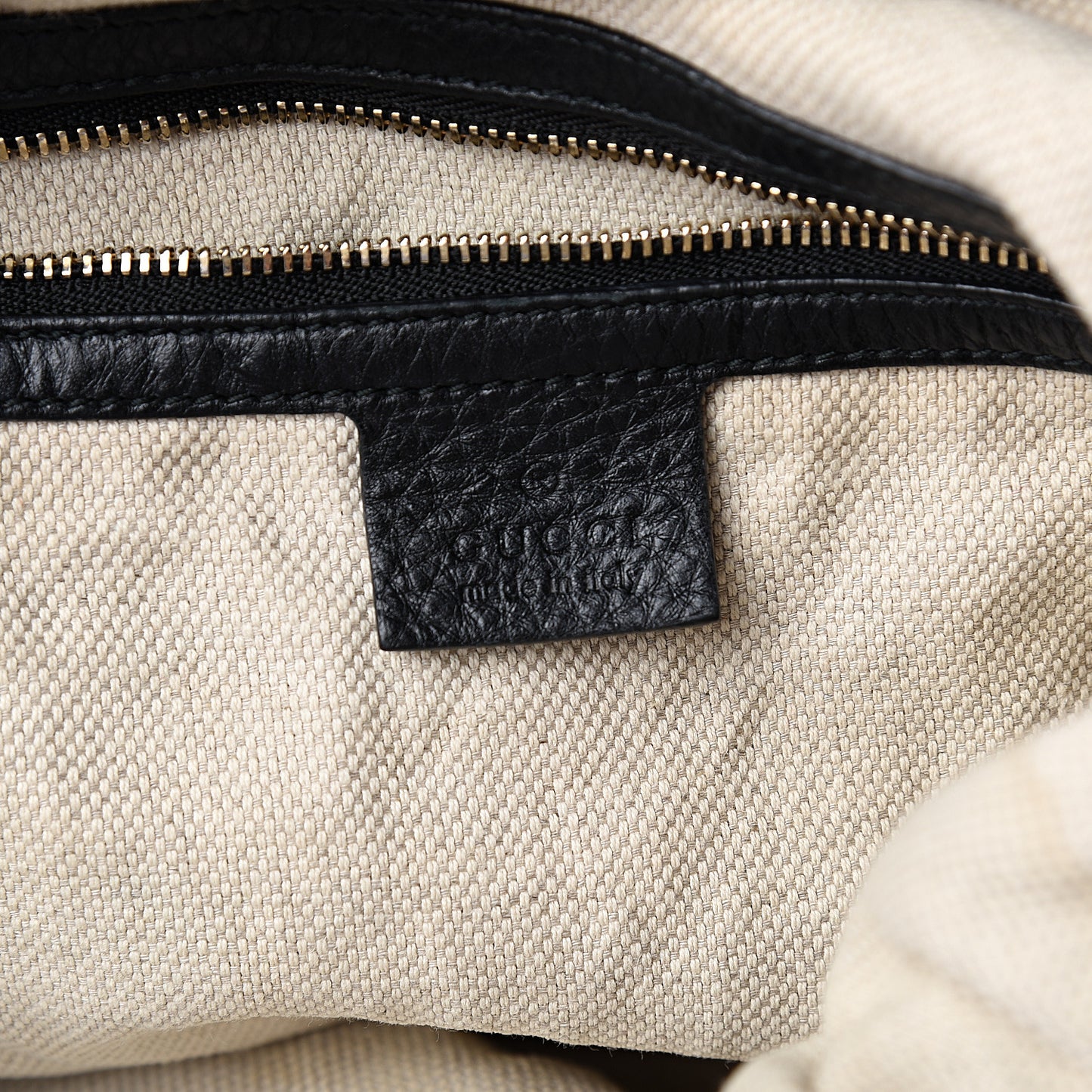 Pebbled Calfskin Medium Soho Chain Hobo Black