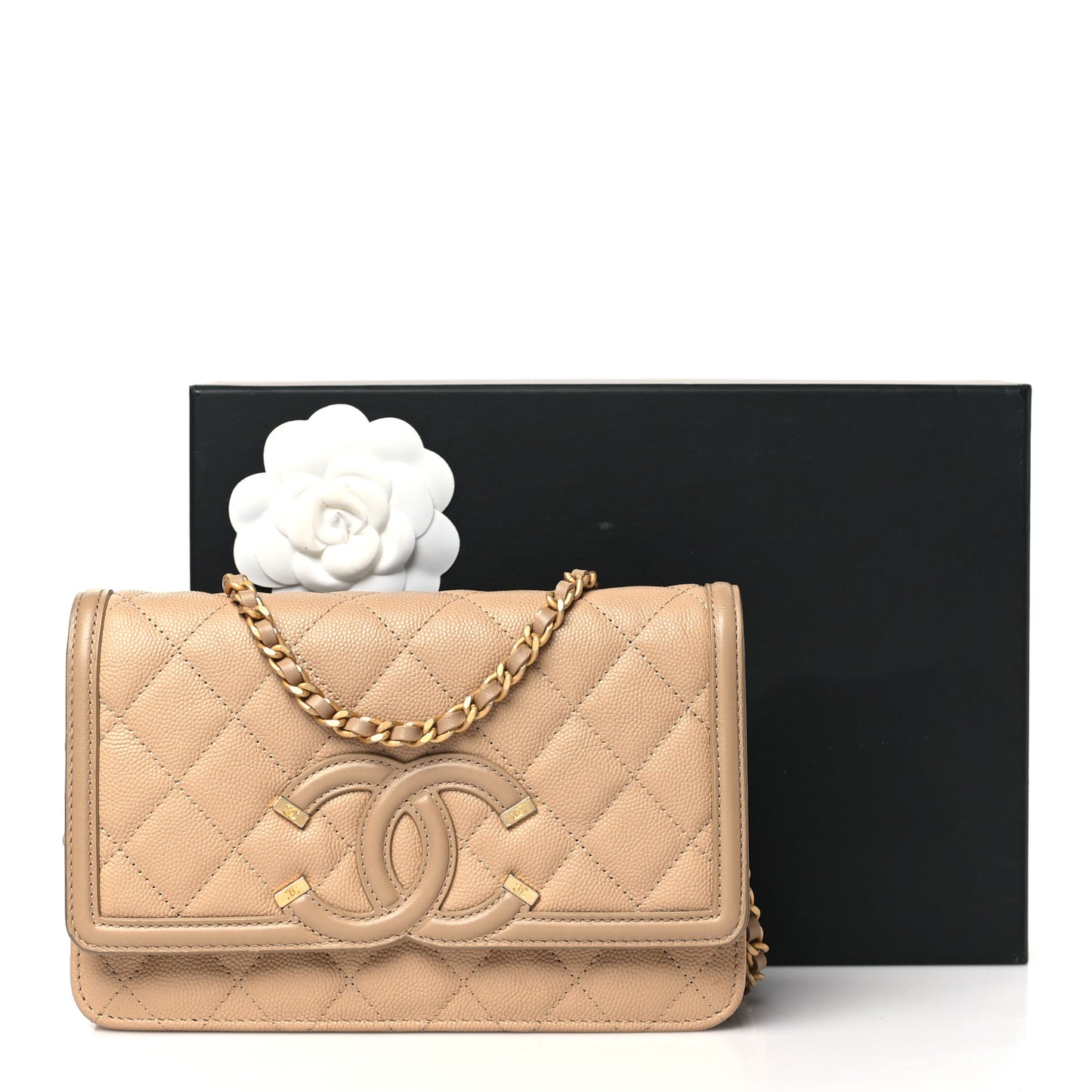 Caviar Quilted CC Filigree Wallet On Chain WOC Beige