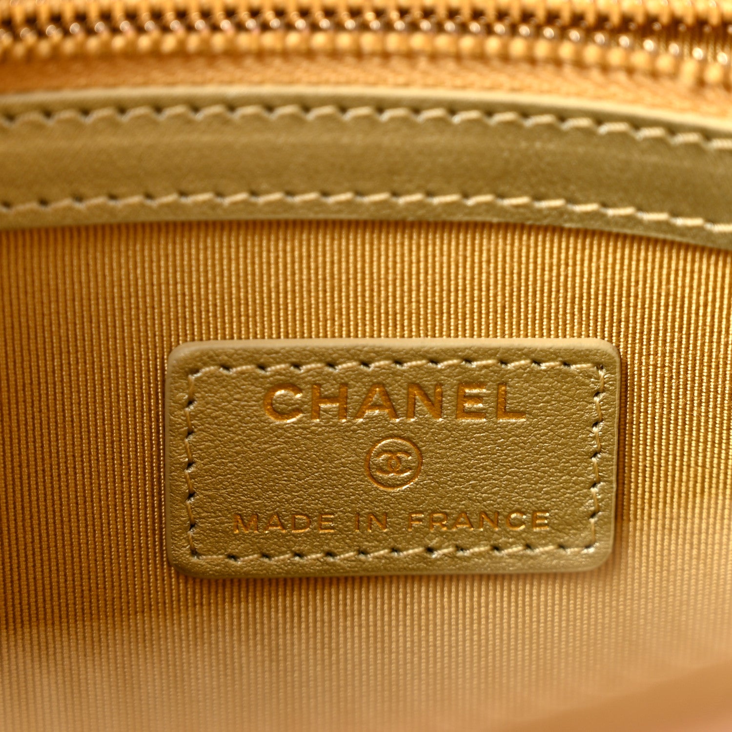 Chanel Metallic Goatskin Quilted Medium 2.55 Reissue Cosmetic Case Multicolor 6 of 7