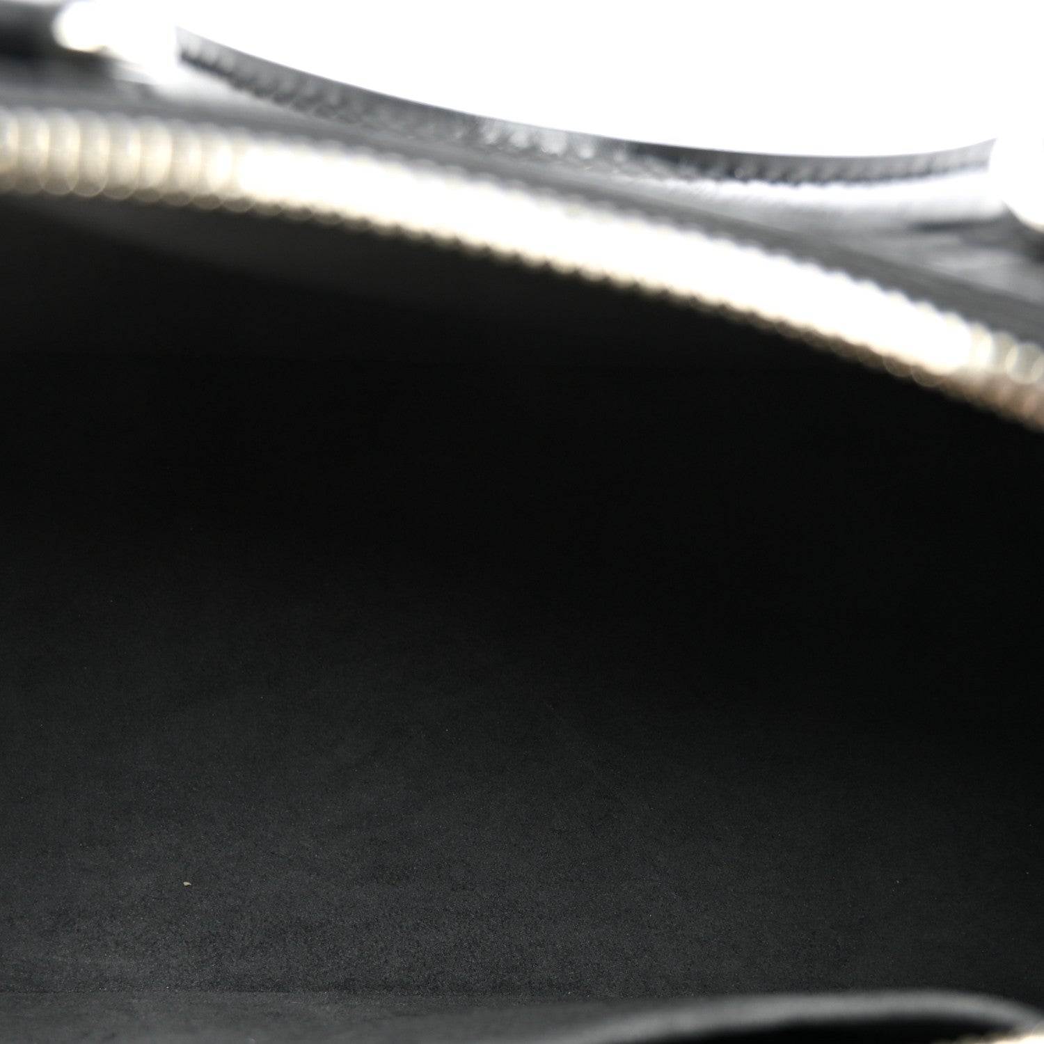Louis Vuitton Epi Alma BB Black 4 of 8