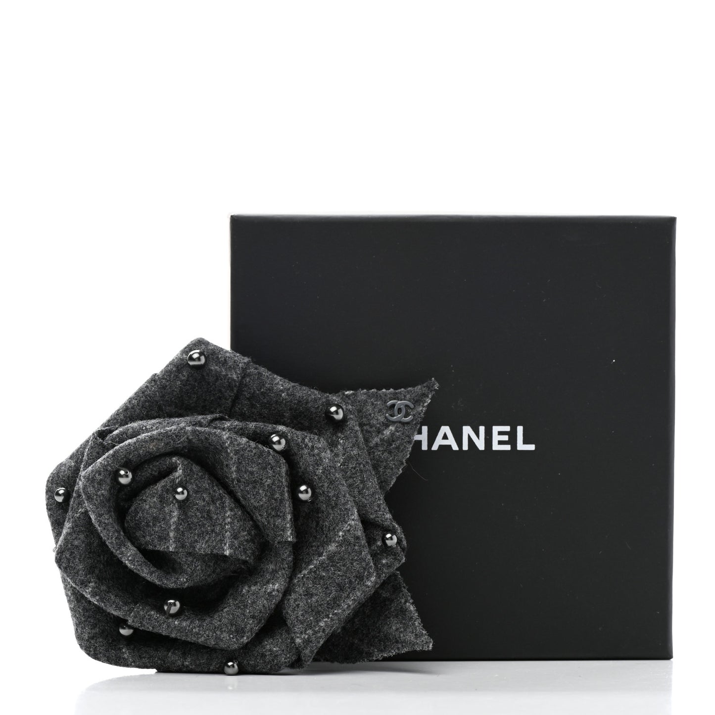 Wool Pearl Camellia Brooch Grey