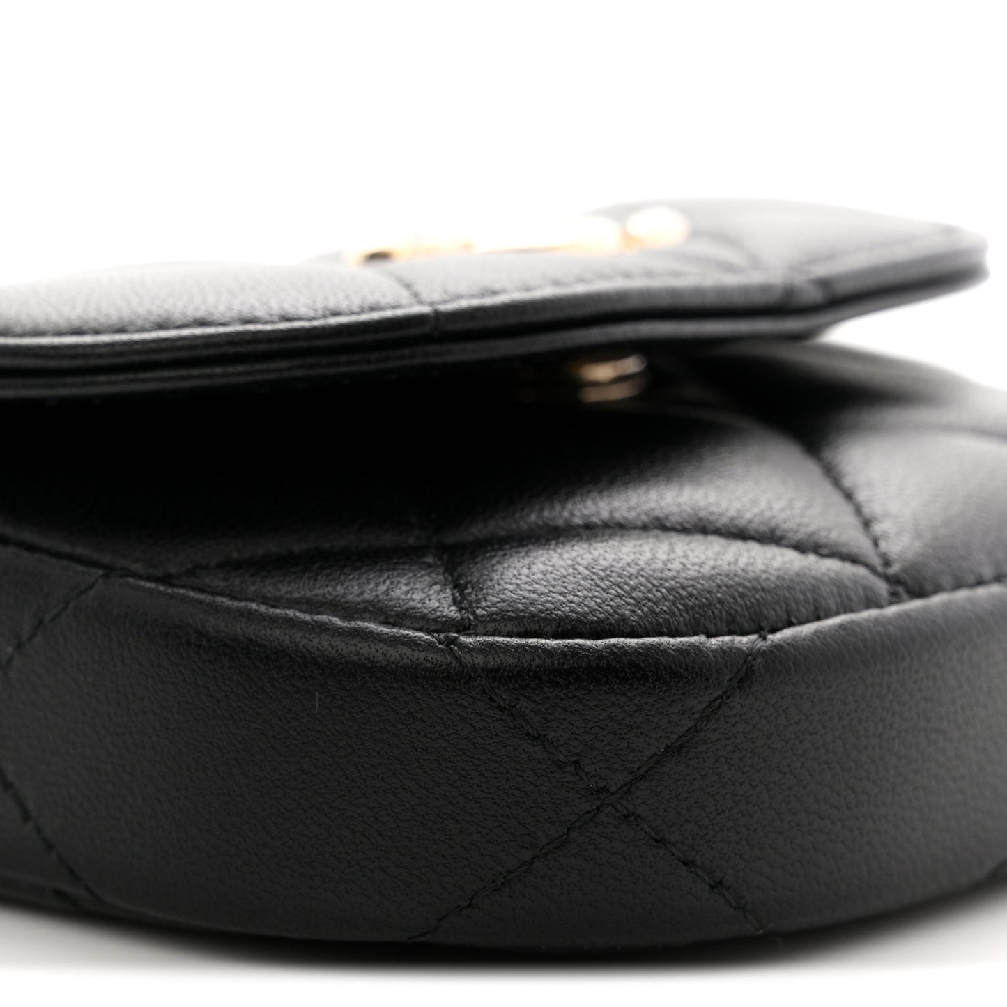 Lambskin Quilted Pearl Top Handle Clutch With Chain Black