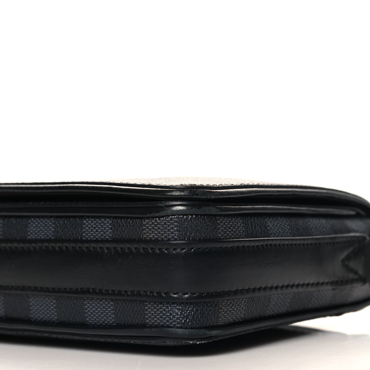 Damier Graphite 3D Studio Messenger