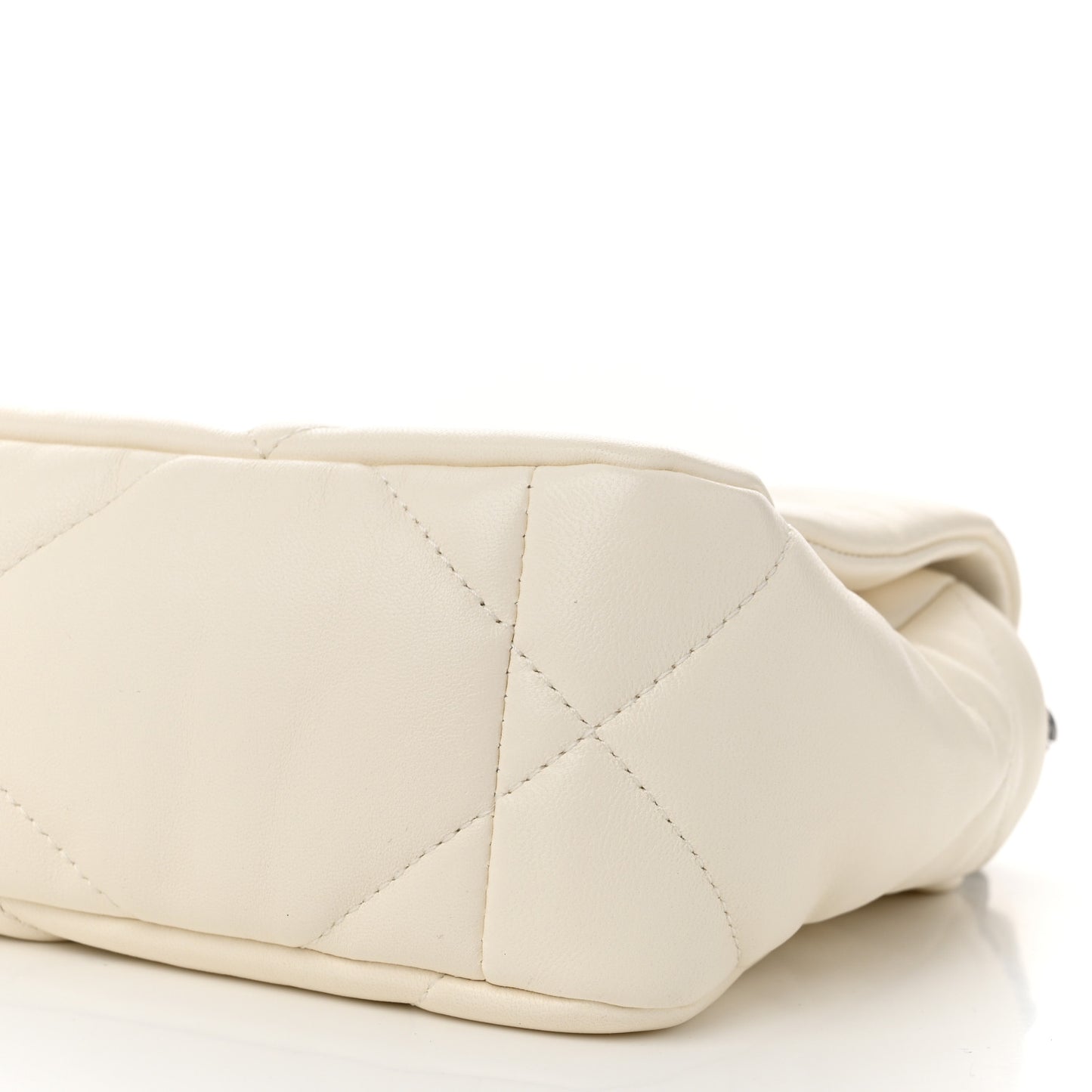 Lambskin Quilted Medium Chanel 19 Flap White