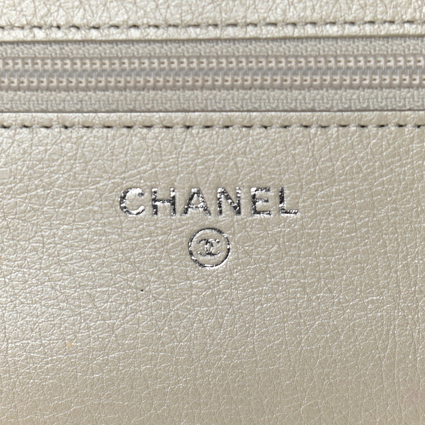 Caviar Sevruga Wallet on Chain WOC Silver