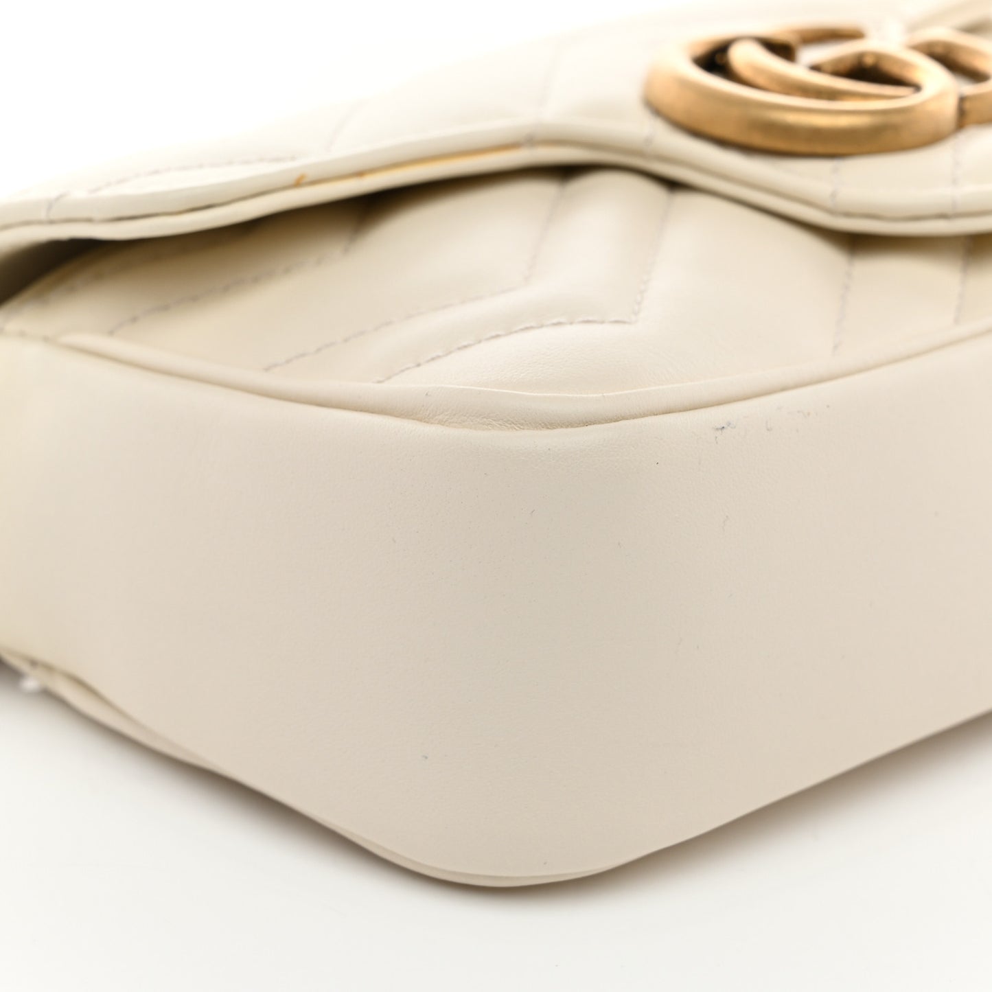 Calfskin Matelasse Super Mini GG Marmont Shoulder Bag White