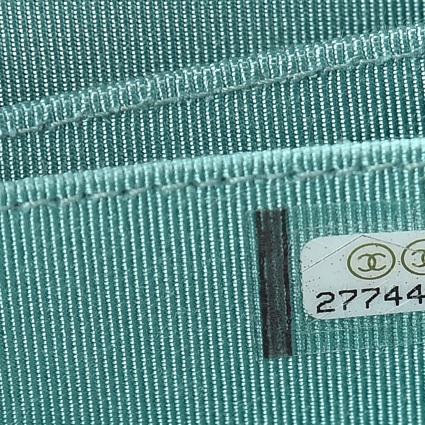 Caviar Flat Chevron Quilted Zip Coin Purse Green