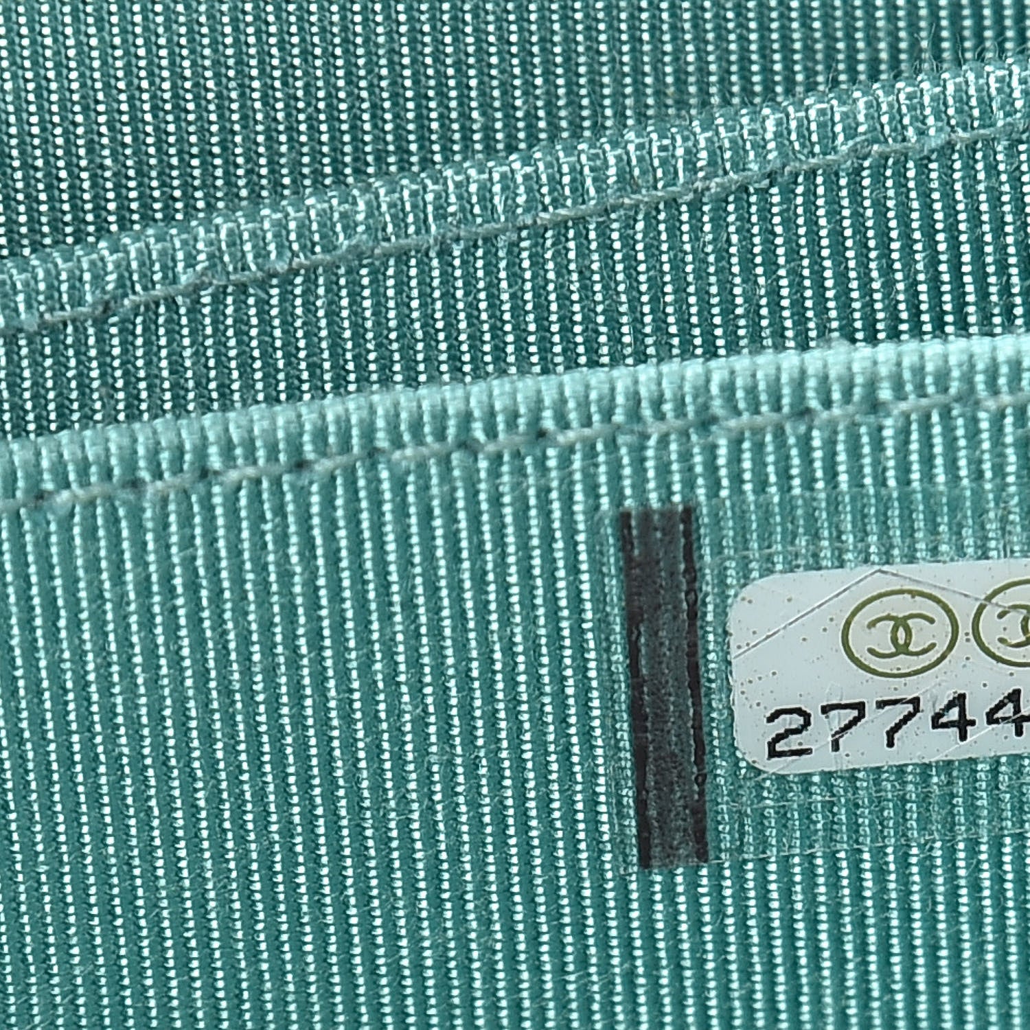 Chanel Caviar Flat Chevron Quilted Zip Coin Purse Green 7 of 8