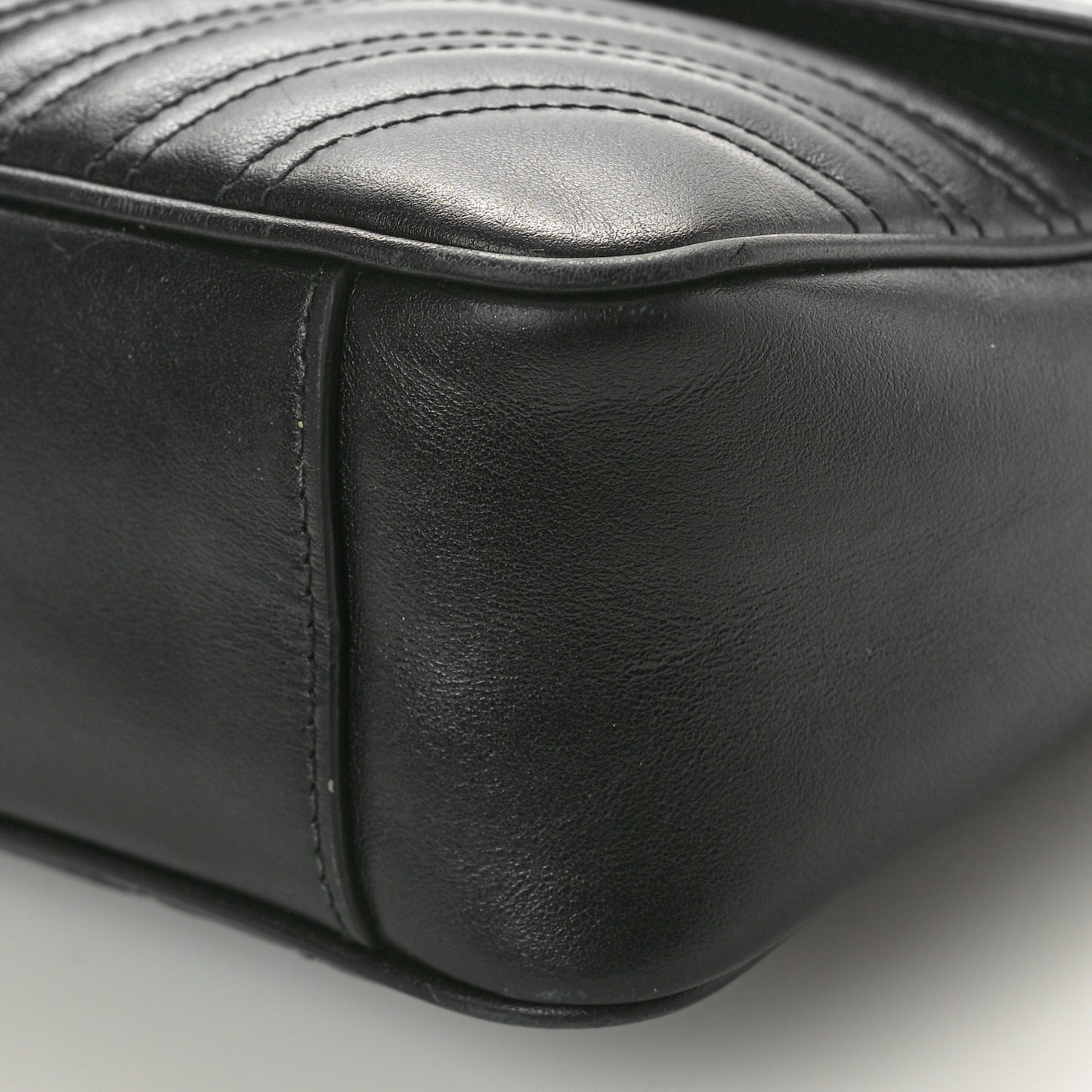 Calfskin Matelasse Monochrome Small GG Marmont Shoulder Bag Black