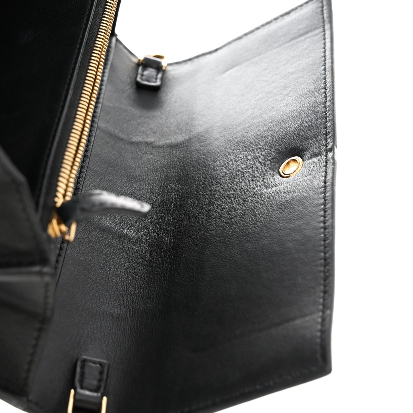 Pebbled Calfskin Skull Wallet on Chain Black