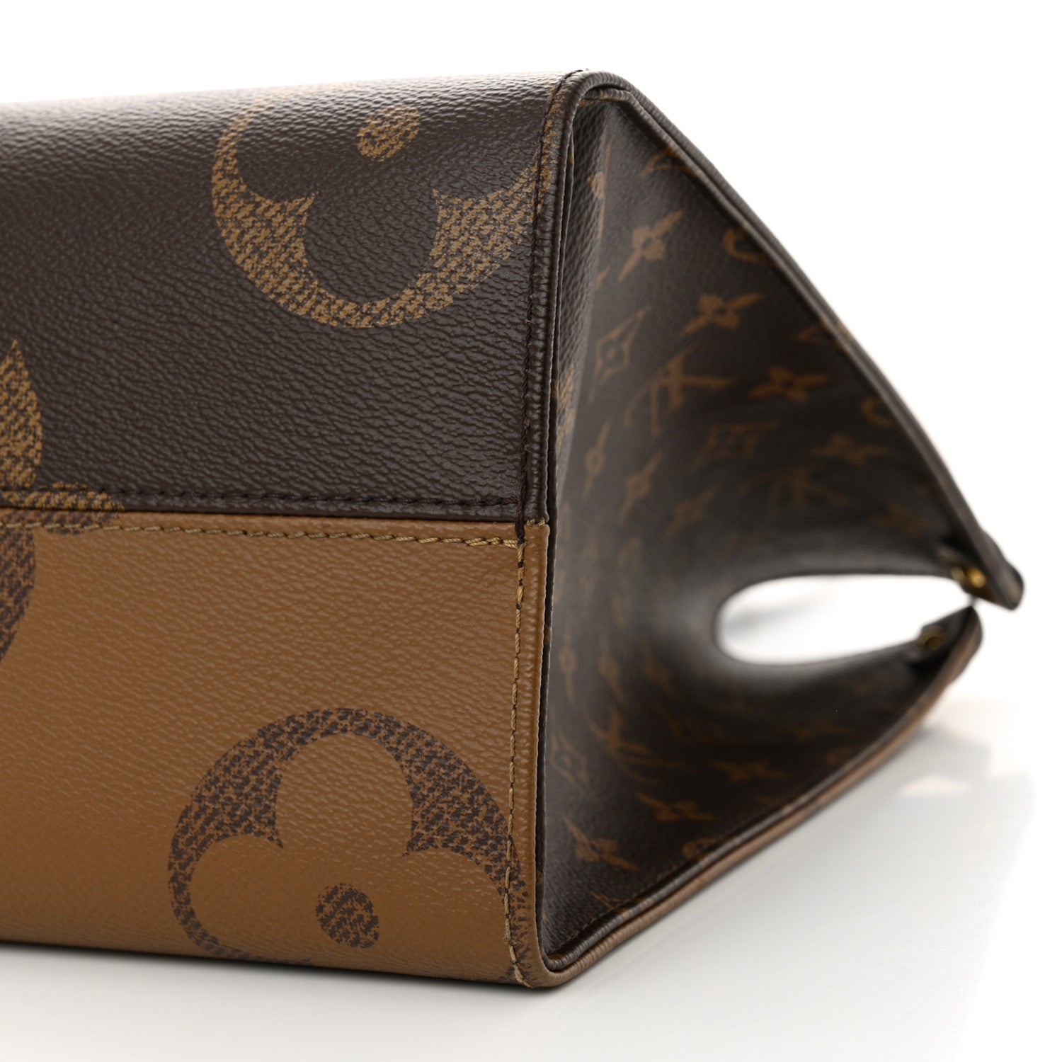 Louis Vuitton Reverse Monogram Giant Onthego MM 9 of 12